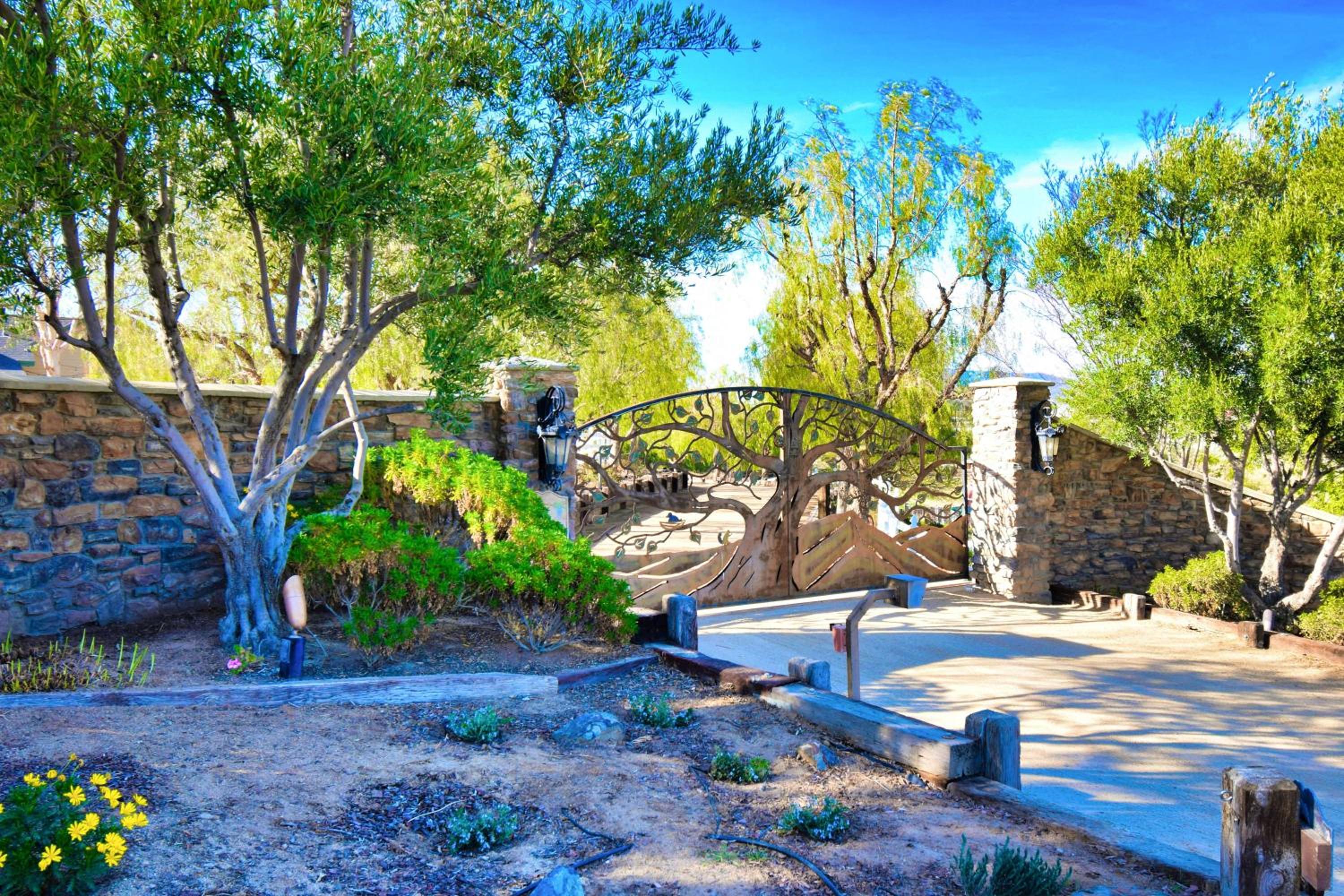 Peppertree Lane Ranch -- Seven-Acre Ranch in the Heart of Wine Country