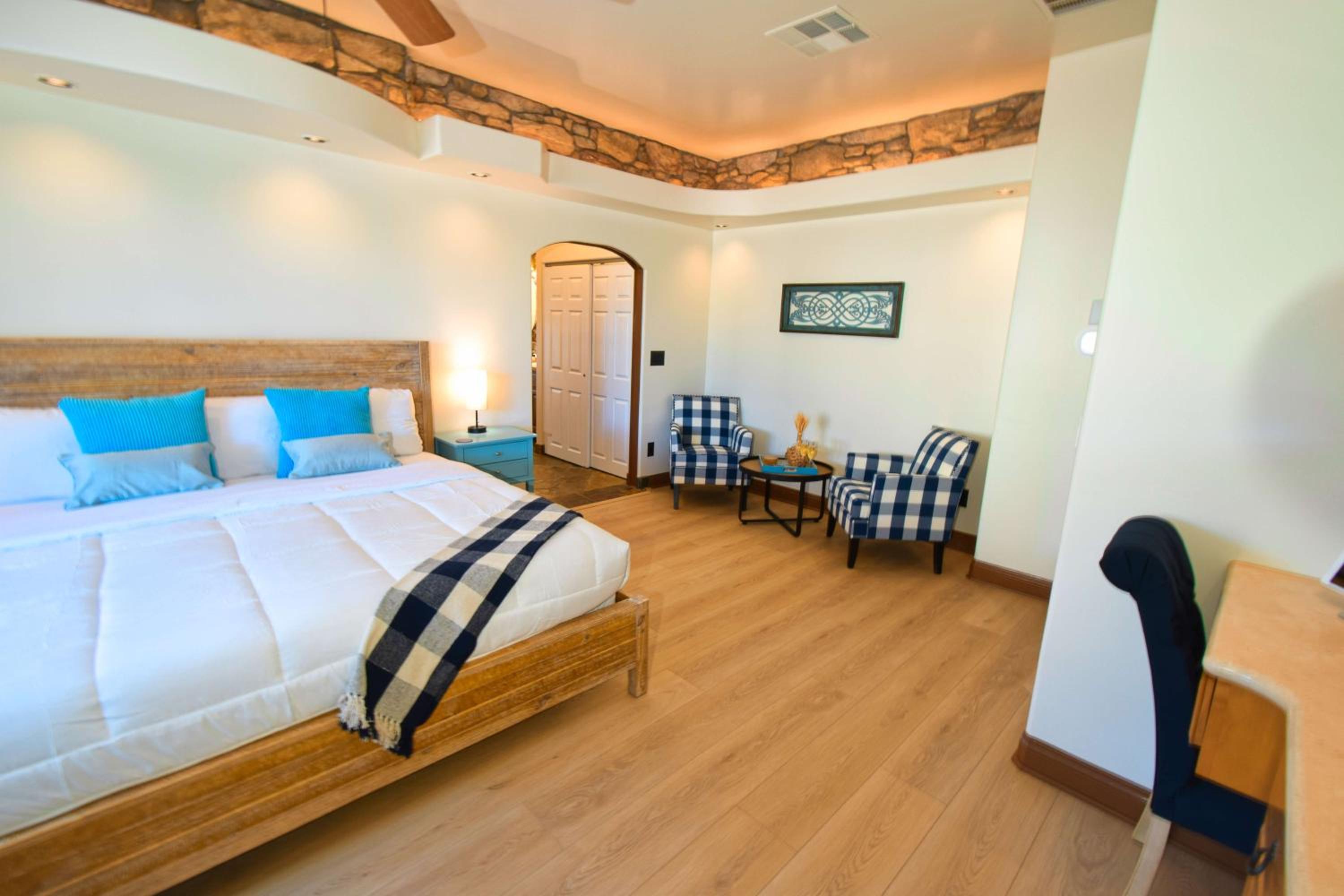 Peppertree Lane Ranch -- Seven-Acre Ranch in the Heart of Wine Country