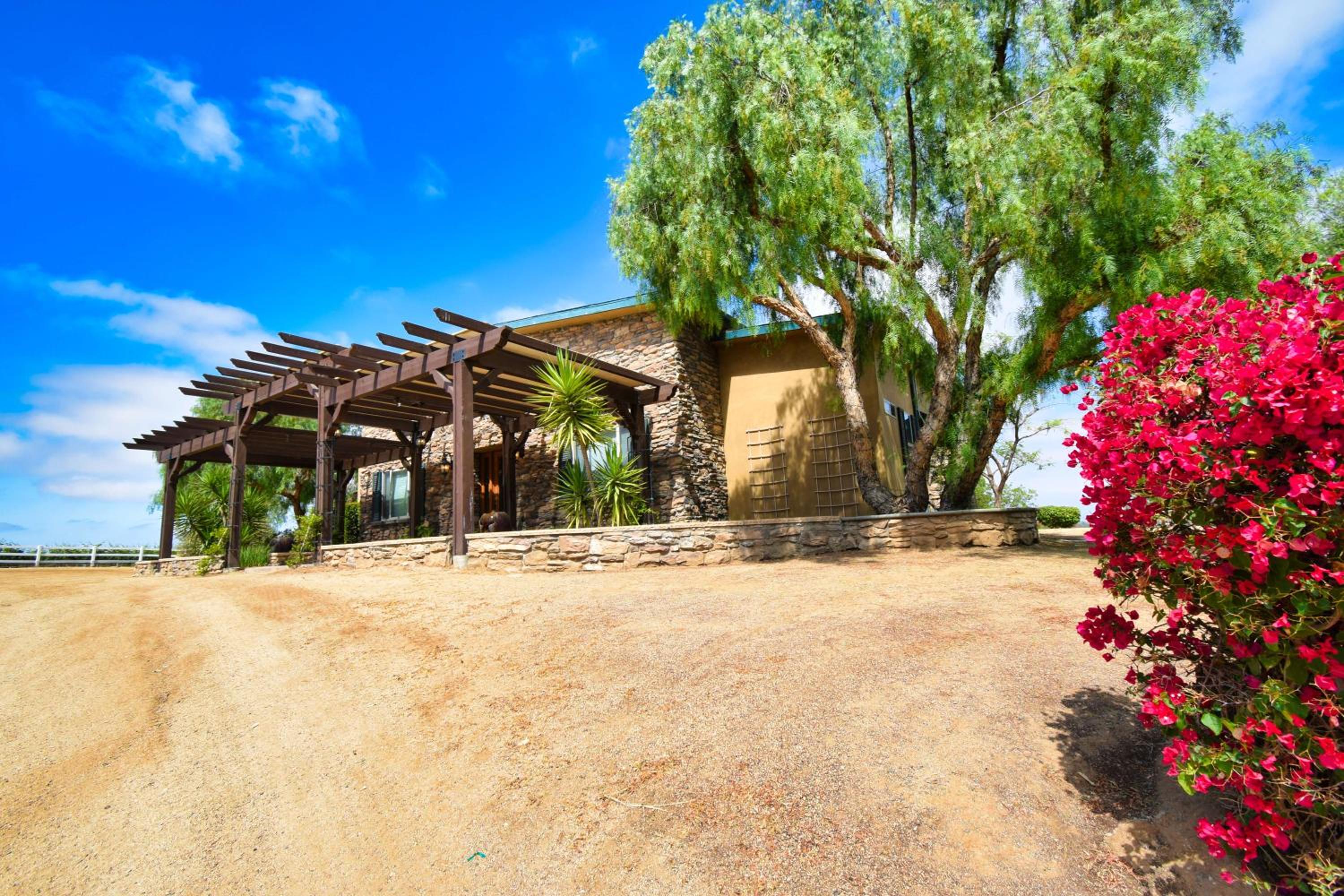 Peppertree Lane Ranch -- Seven-Acre Ranch in the Heart of Wine Country