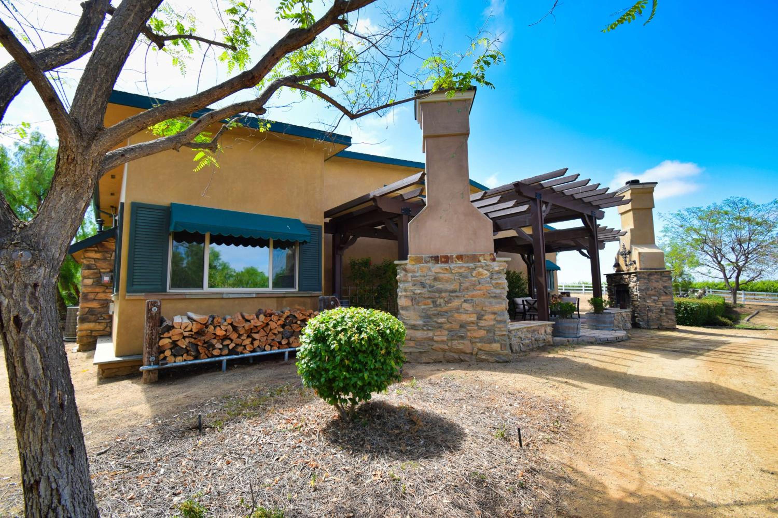 Peppertree Lane Ranch -- Seven-Acre Ranch in the Heart of Wine Country