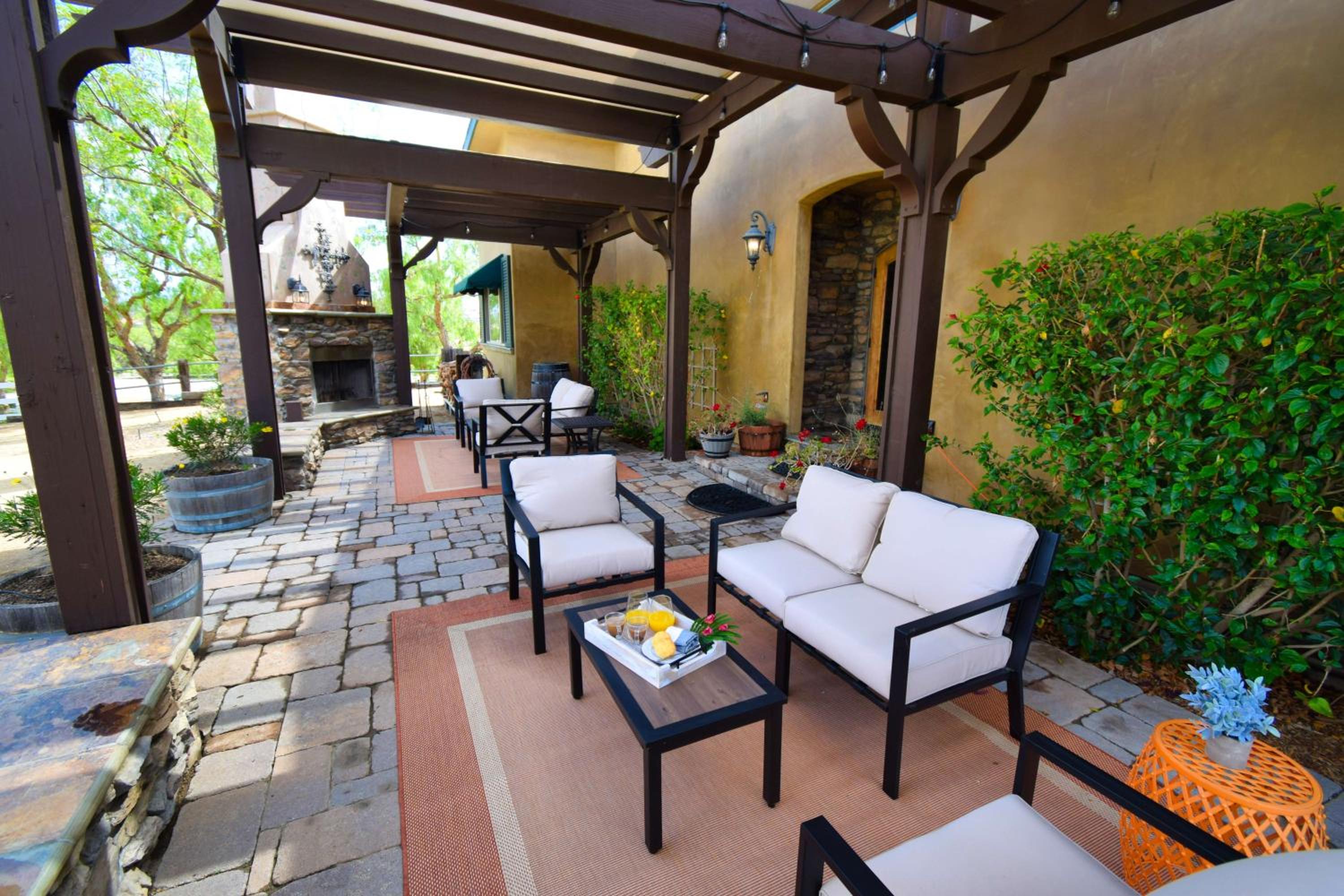 Peppertree Lane Ranch -- Seven-Acre Ranch in the Heart of Wine Country