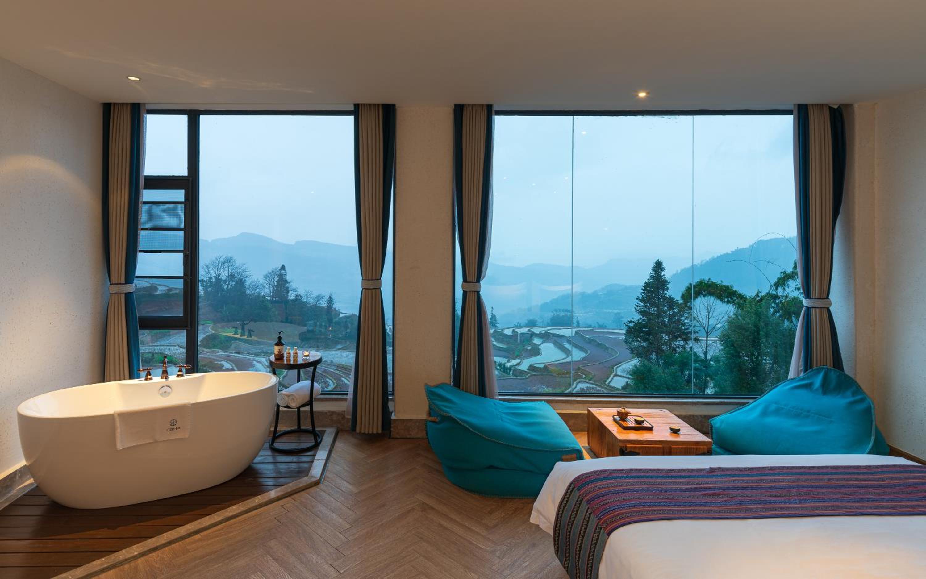 Twelve Manor Xiangdian Yuanyang Rice Terraces Retreat