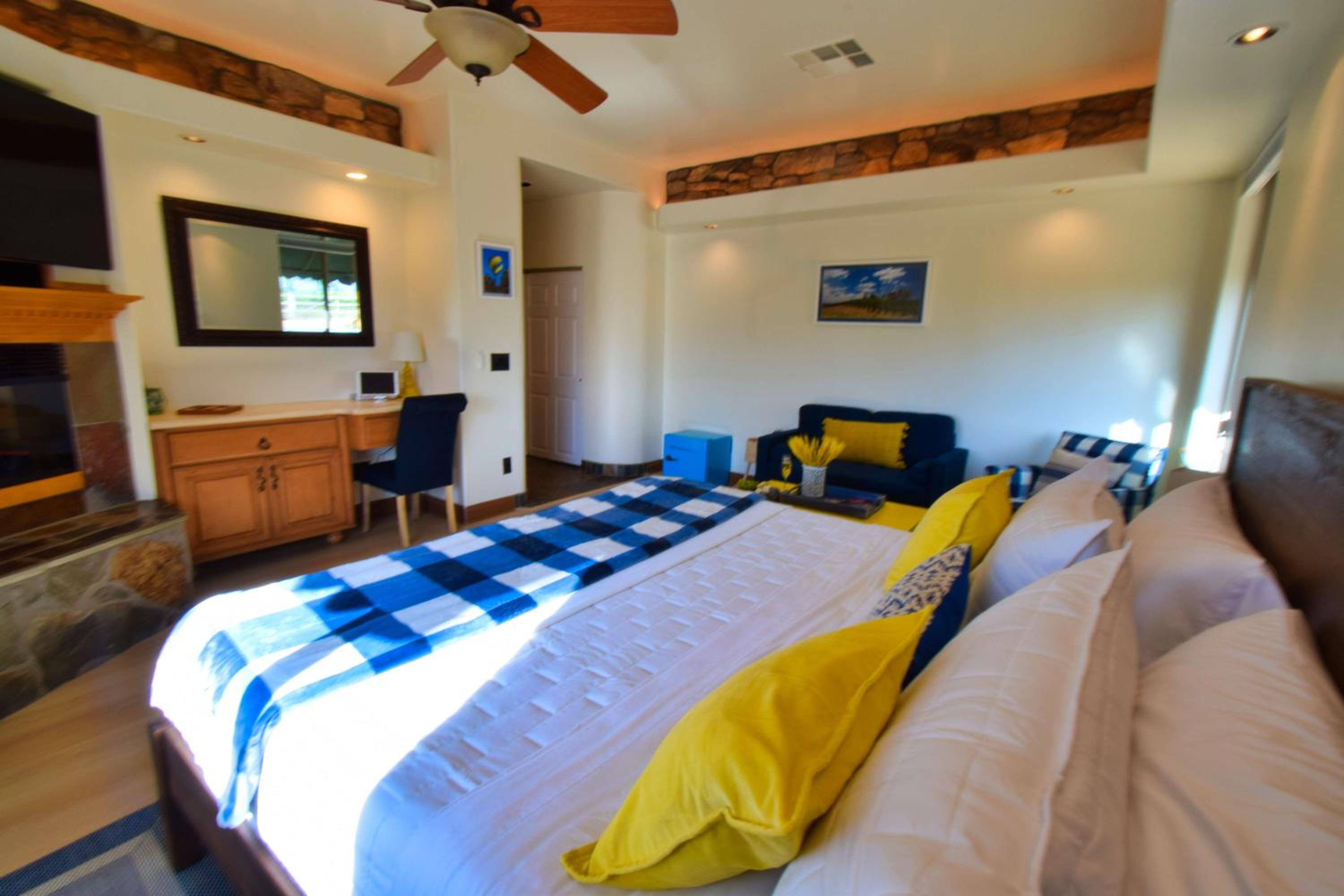 Peppertree Lane Ranch -- Seven-Acre Ranch in the Heart of Wine Country