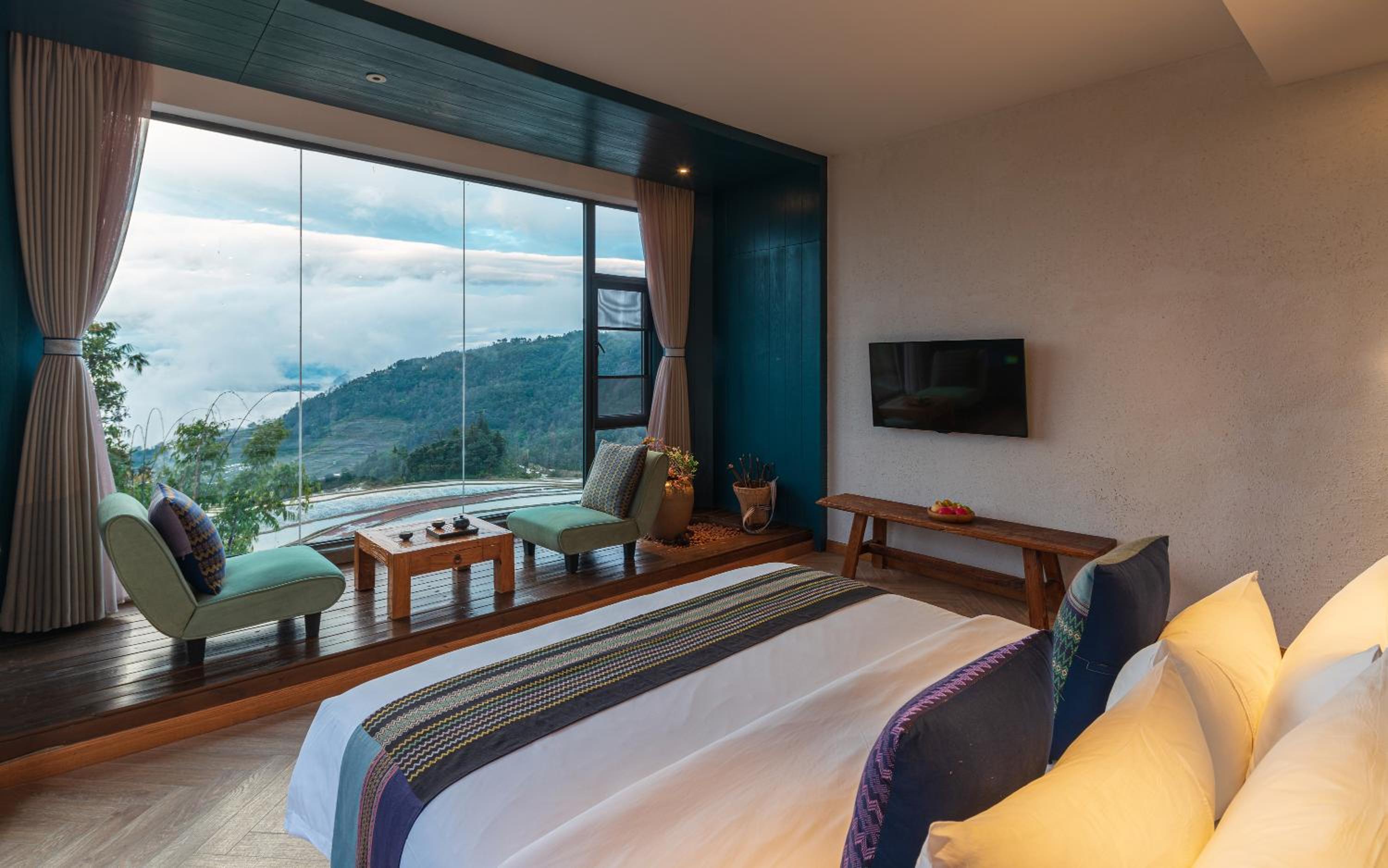 Twelve Manor Xiangdian Yuanyang Rice Terraces Retreat