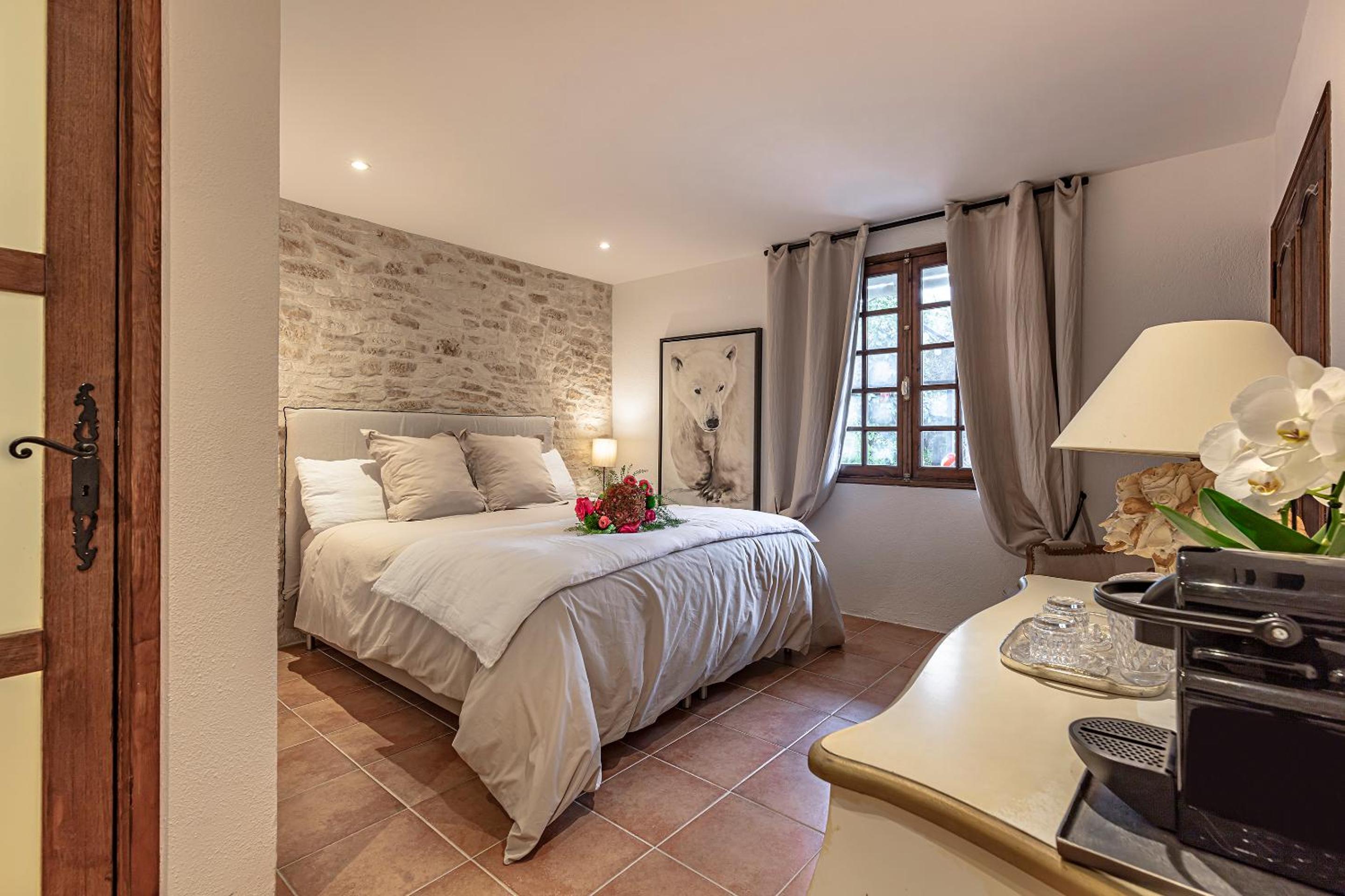 Bastide Aïna SPA et piscine view 4
