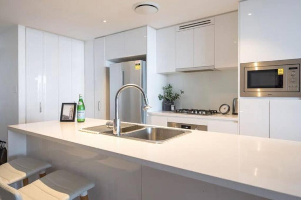L19 Spacious Apt, Wi-Fi, Parking by Stylish Stays