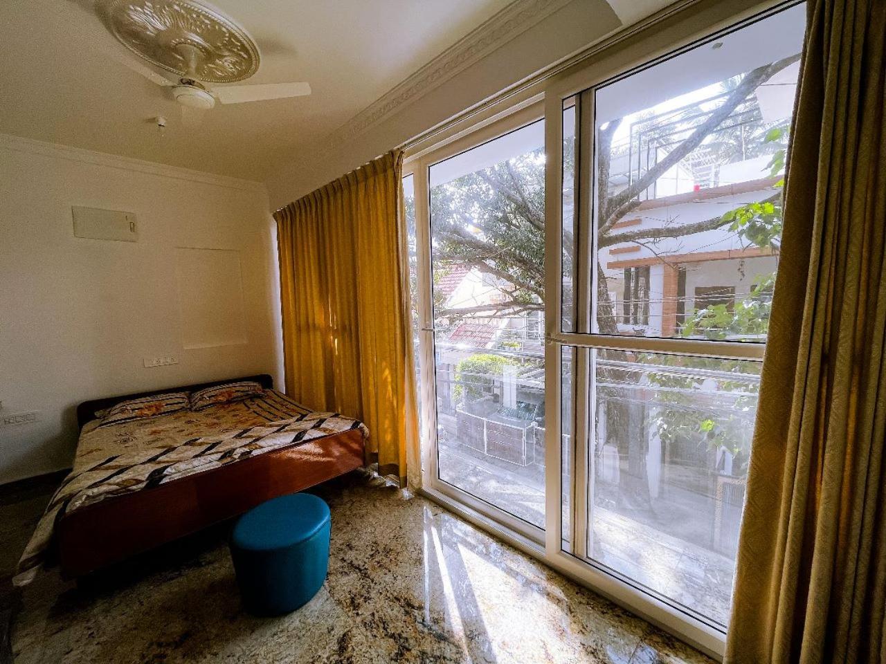 RVR Abode - Quality Rooms - Nr Bagmane Tech Park, Nr Indiranagar view 3