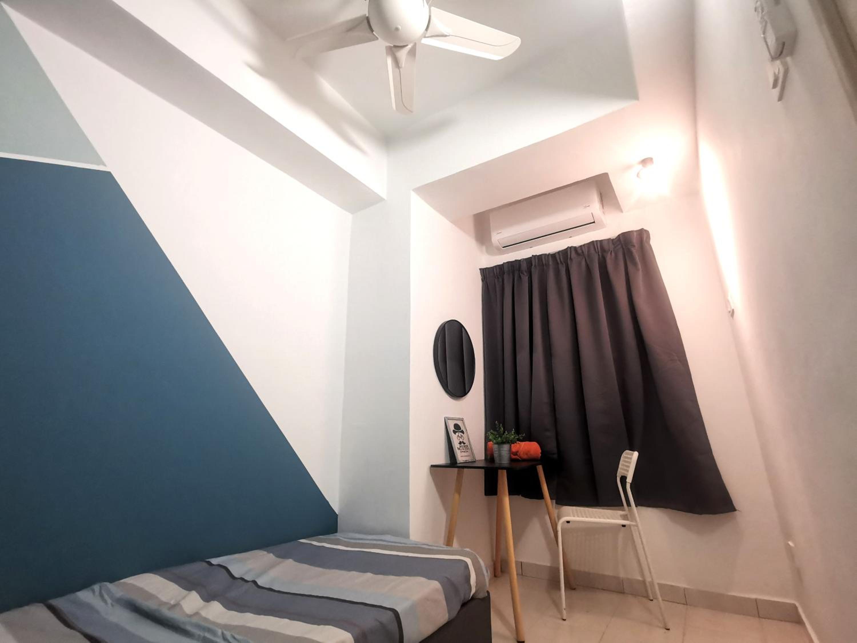 Menjalara Kepong ShareHouse Room Only
