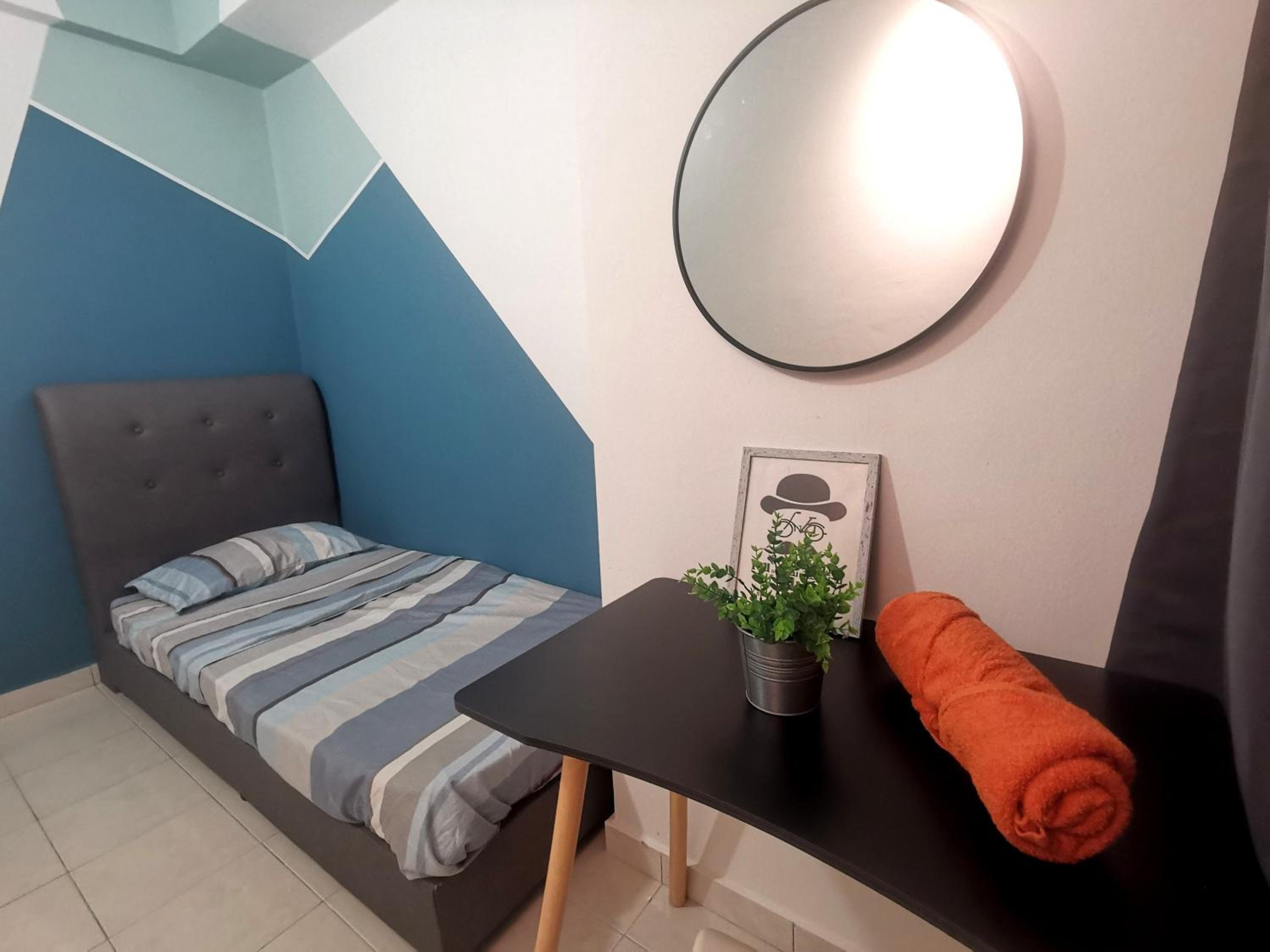 Menjalara Kepong ShareHouse Room Only