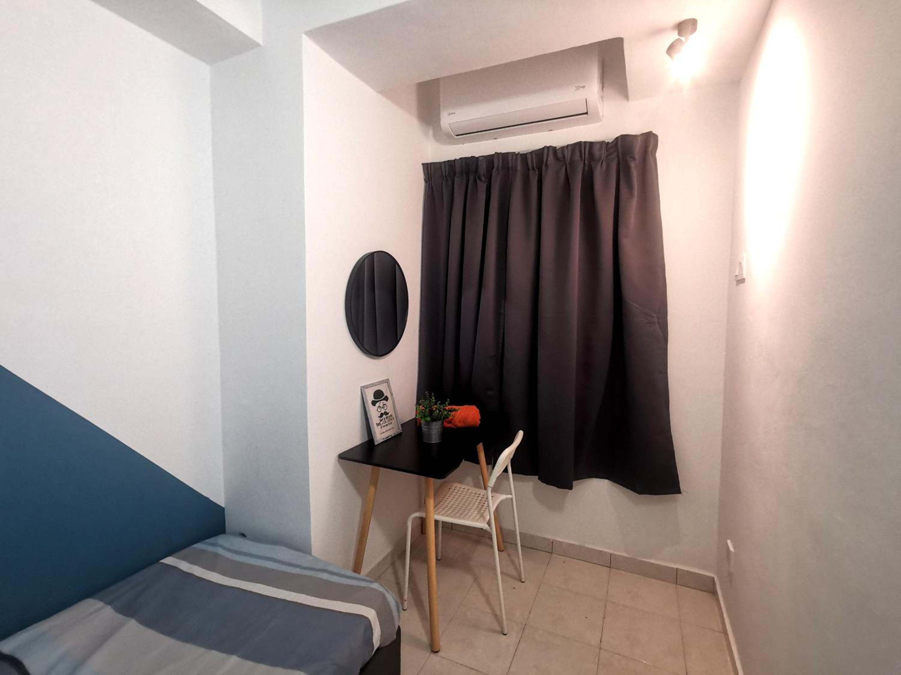 Menjalara Kepong ShareHouse Room Only