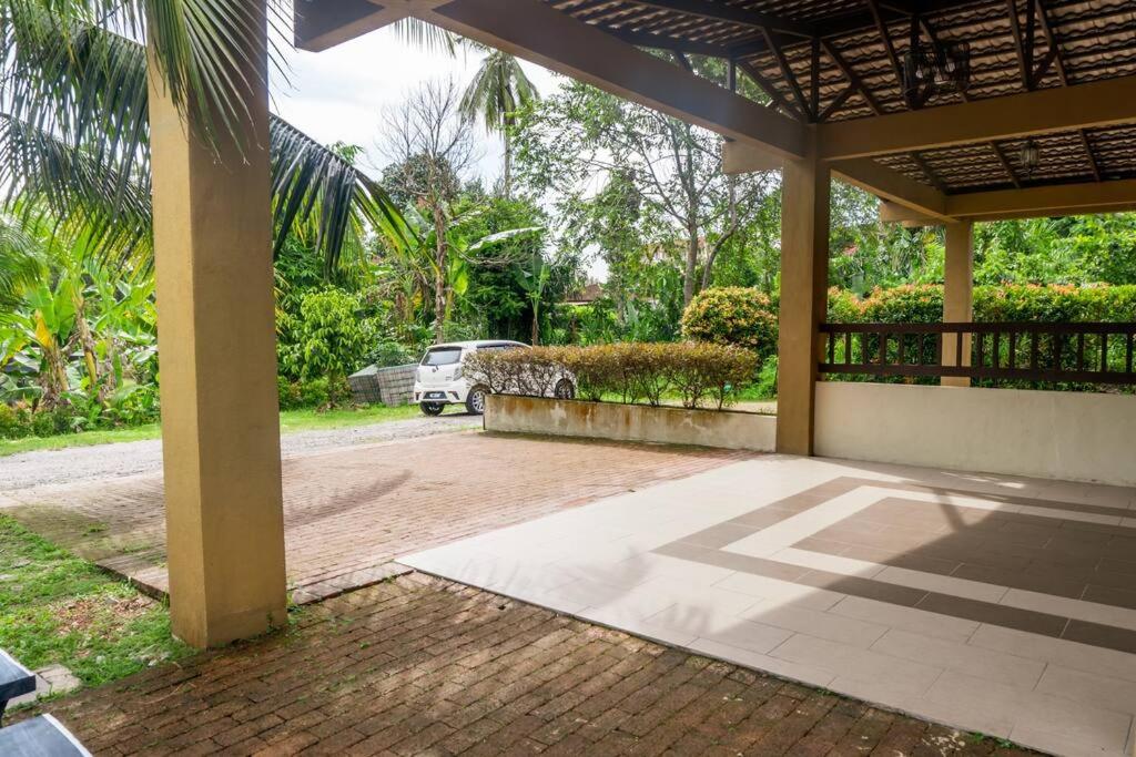 2 Storey Semi-D Homestay Nilai and KLIA, F1 Sepang with Pool view 3
