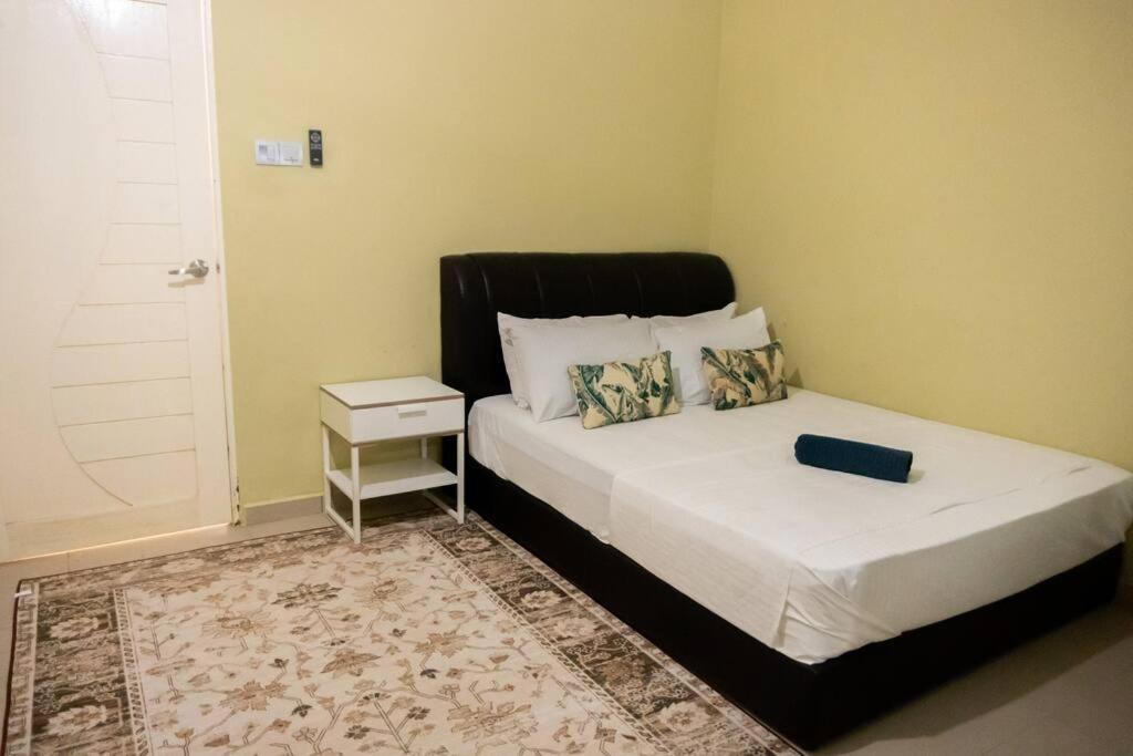 2 Storey Semi-D Homestay Nilai and KLIA, F1 Sepang with Pool photo 8