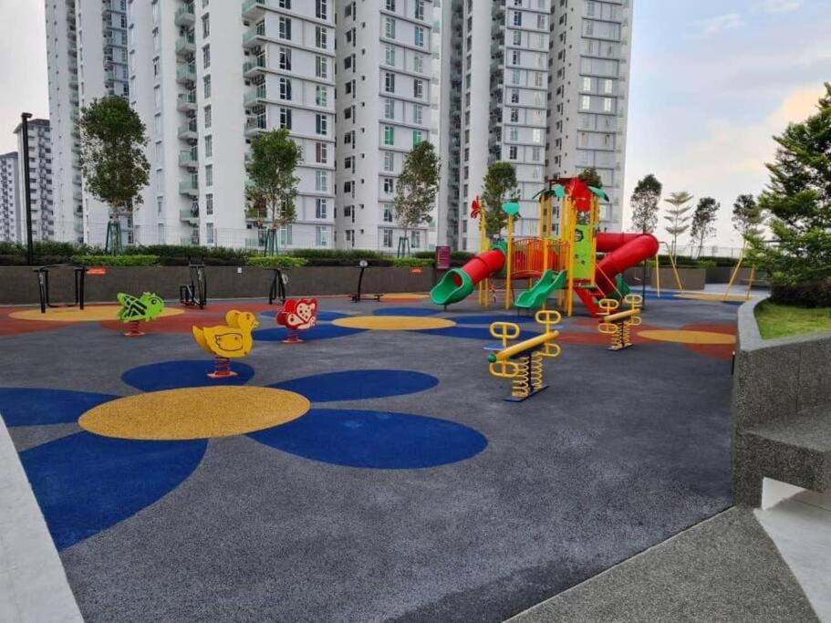 Cozy Spacious Home 2 BR SKS Habitat Larkin JB