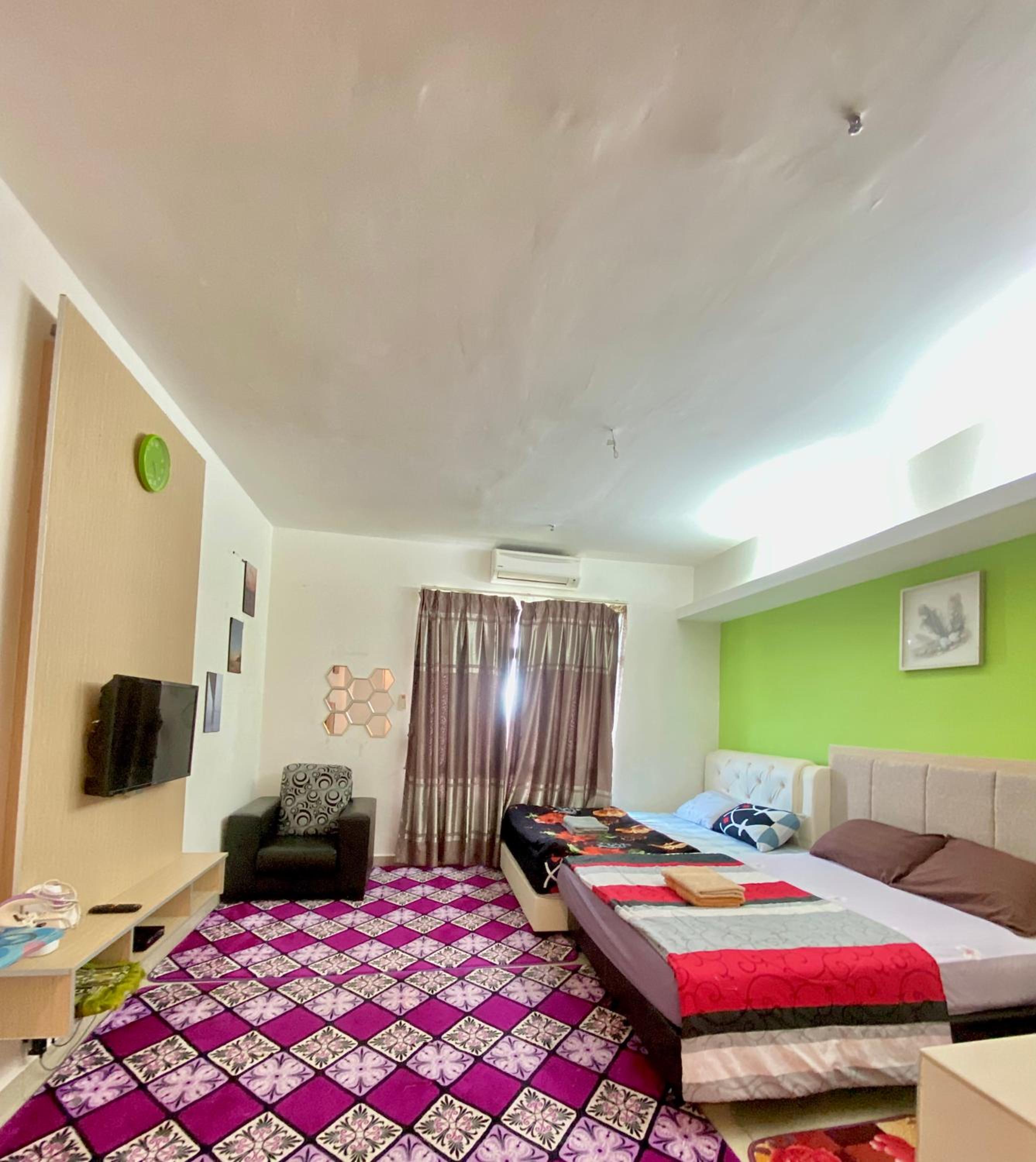 Private Studio Viana Court Service Apartment 4 with private parking photo 6