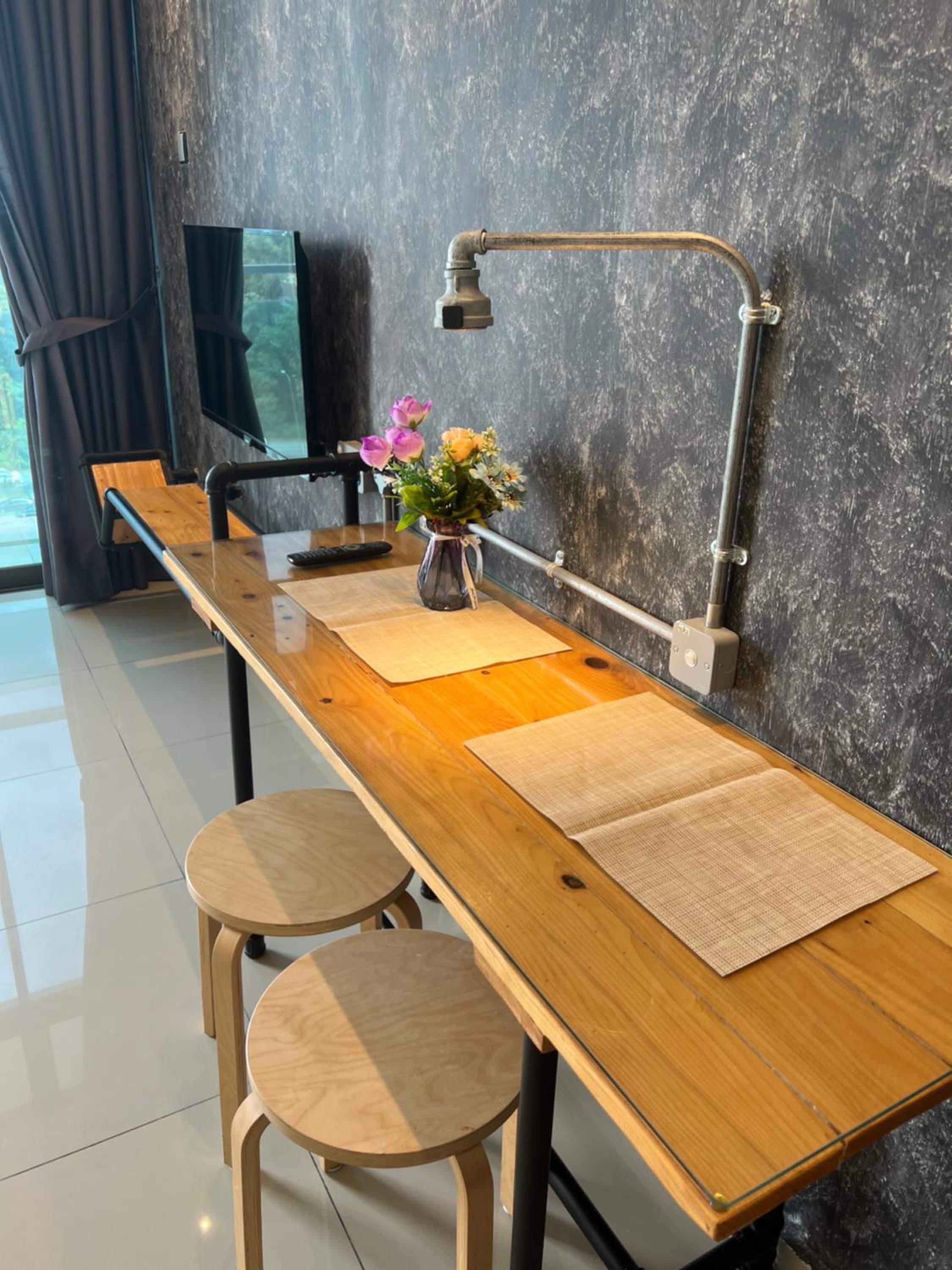 93-Palazio Studio For 4pax Street City view