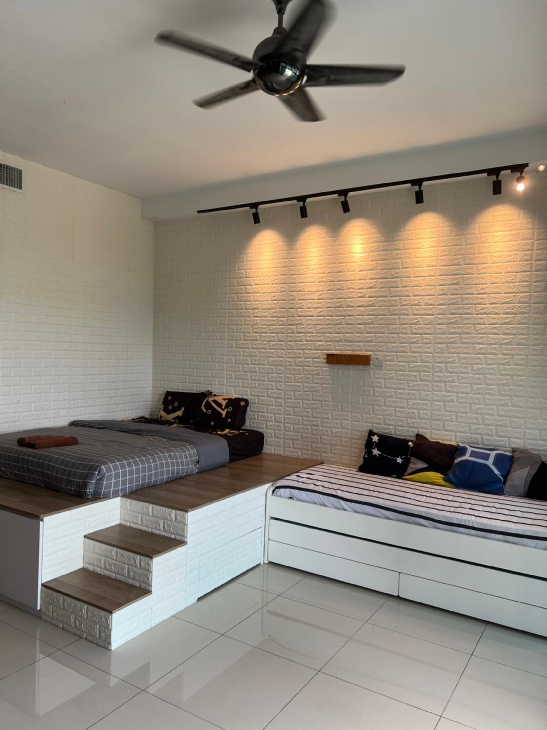 93-Palazio Studio For 4pax Street City view