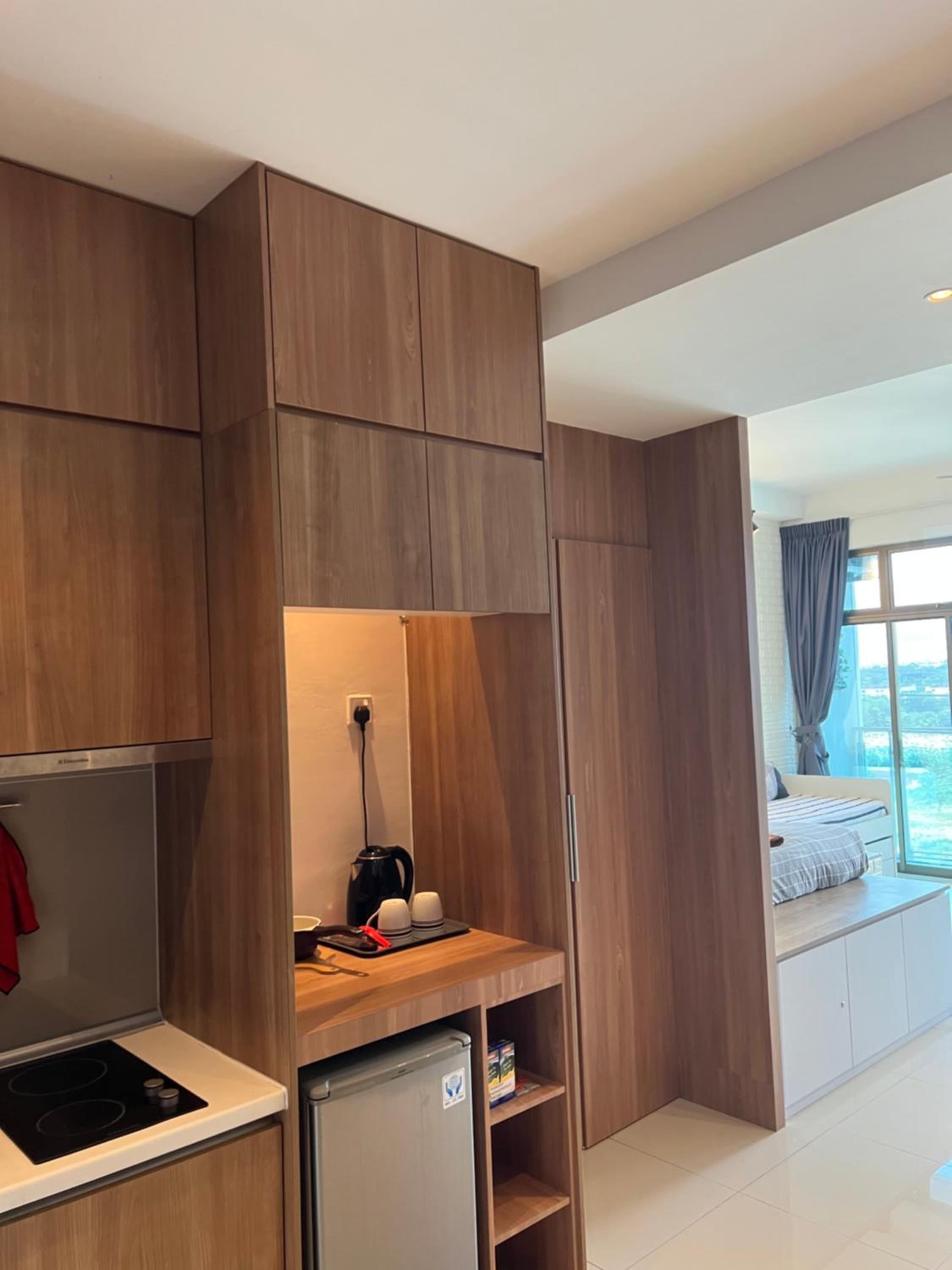 93-Palazio Studio For 4pax Street City view