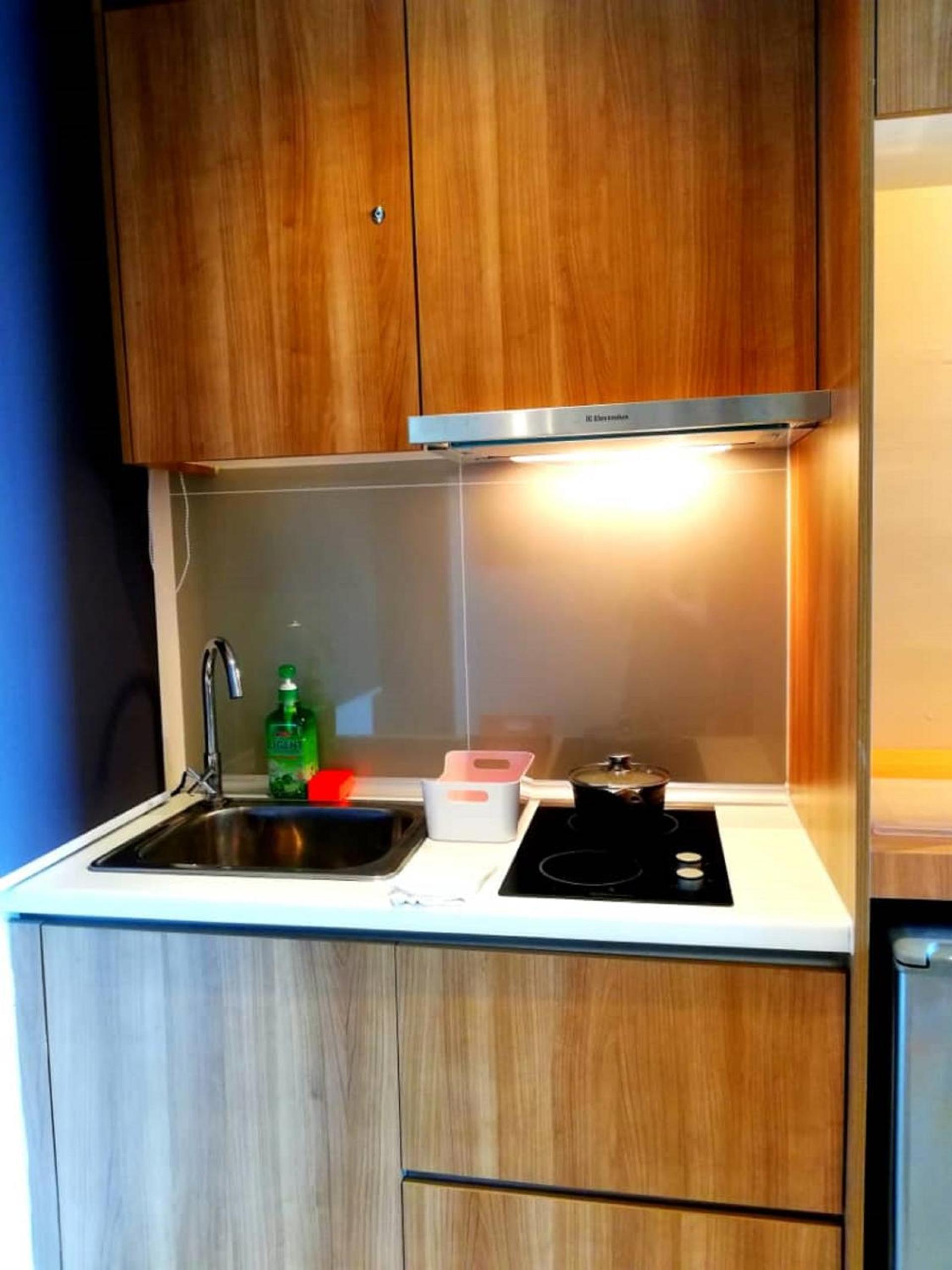 93-Palazio Studio For 4pax Street City view