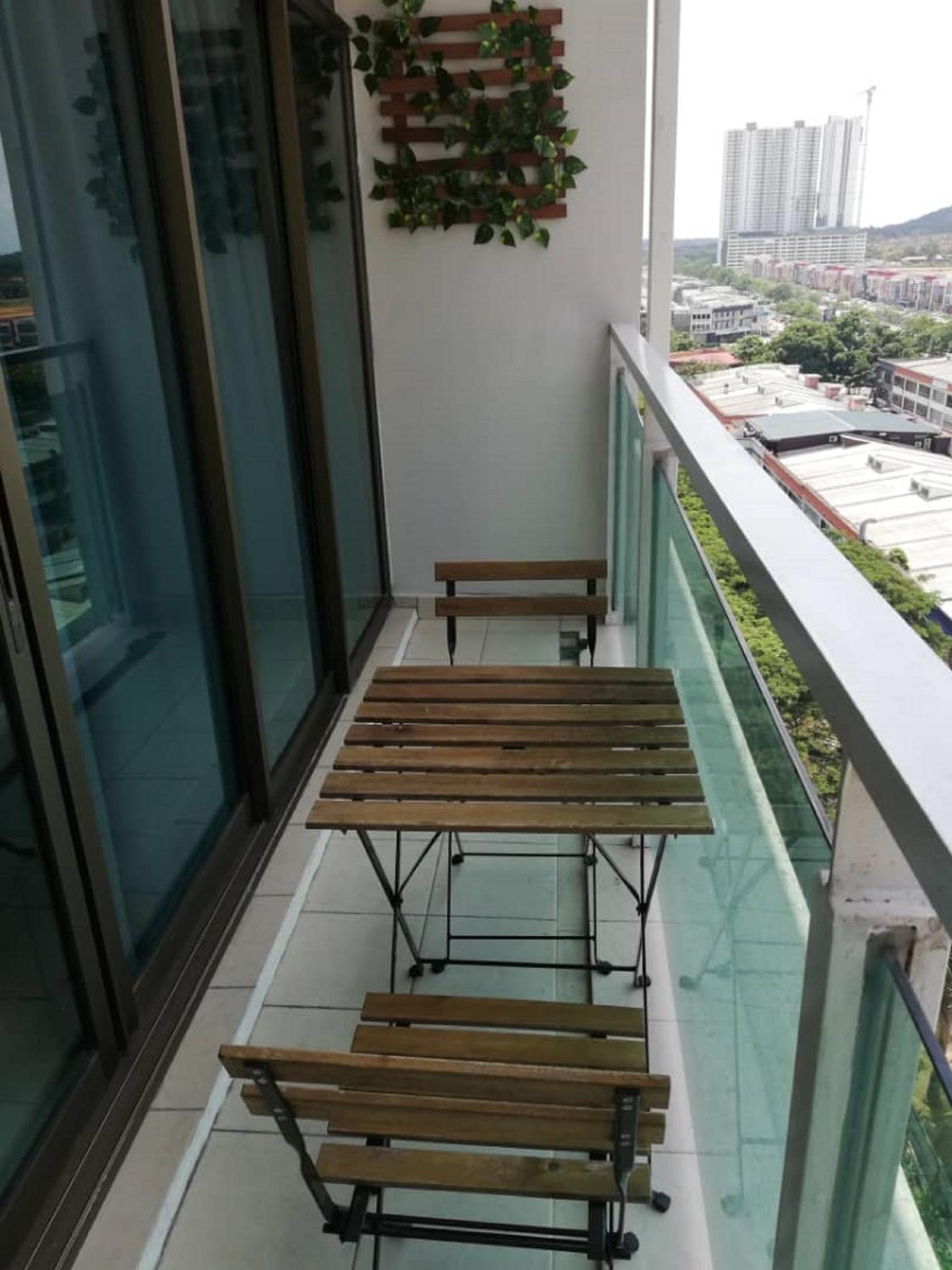 93-Palazio Studio For 4pax Street City view