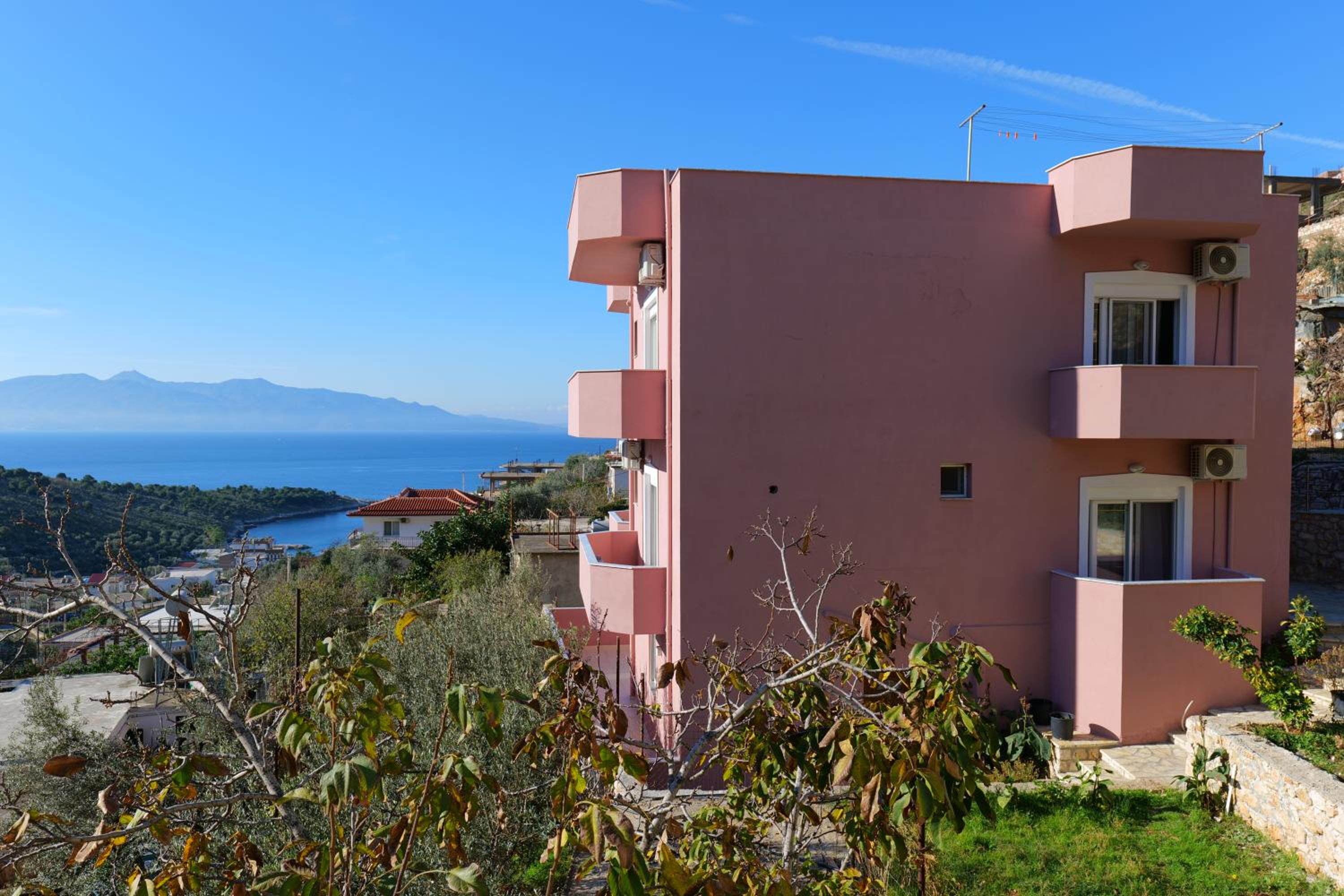Pink Holiday Sarande