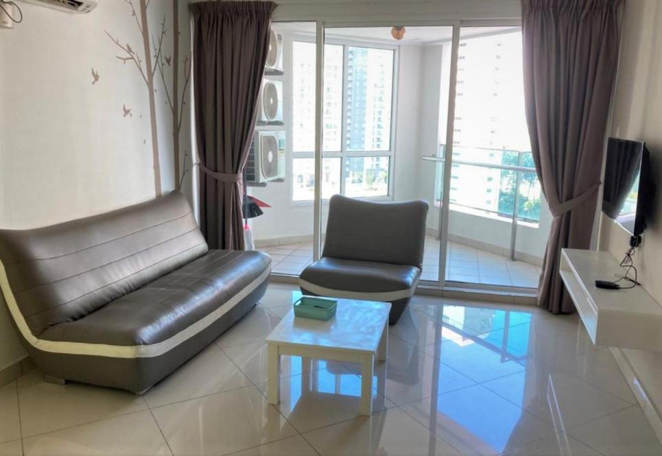 Mansion One SeaView Georgetown 2BR 6 Pax photo 1