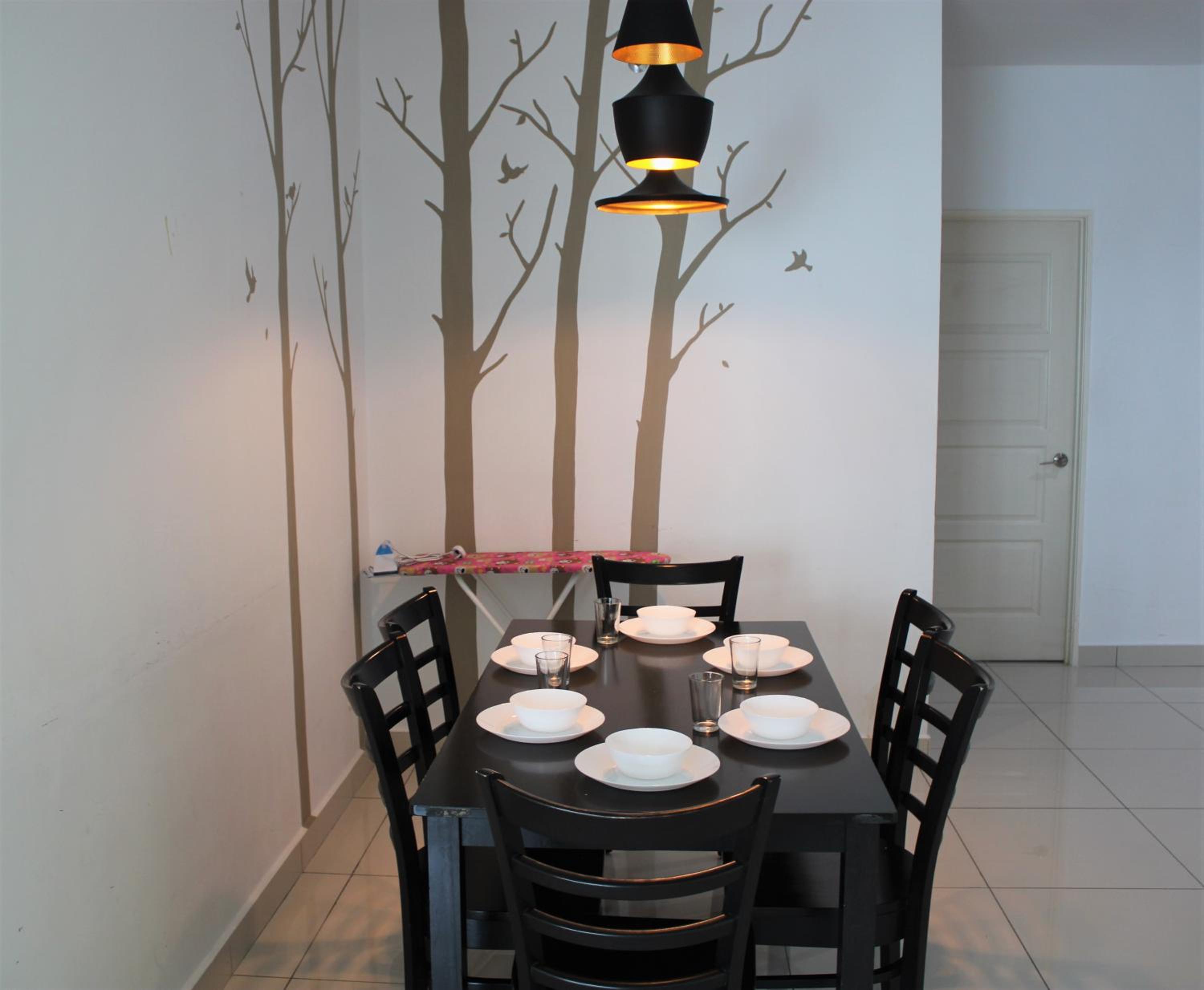 Mansion One SeaView Georgetown 2BR 6 Pax photo 3