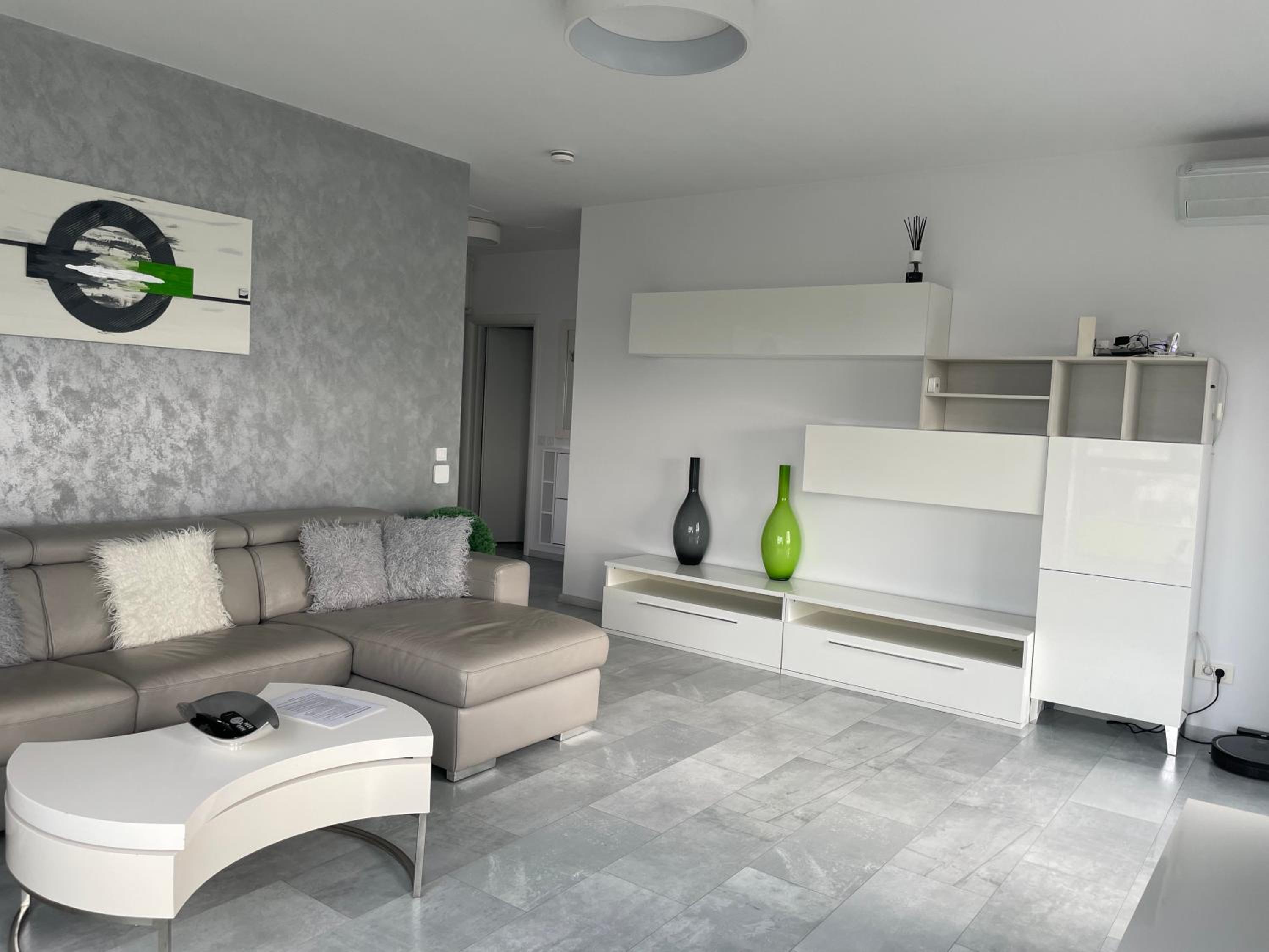 Luxury Westpark 2 Residence with Lake View
