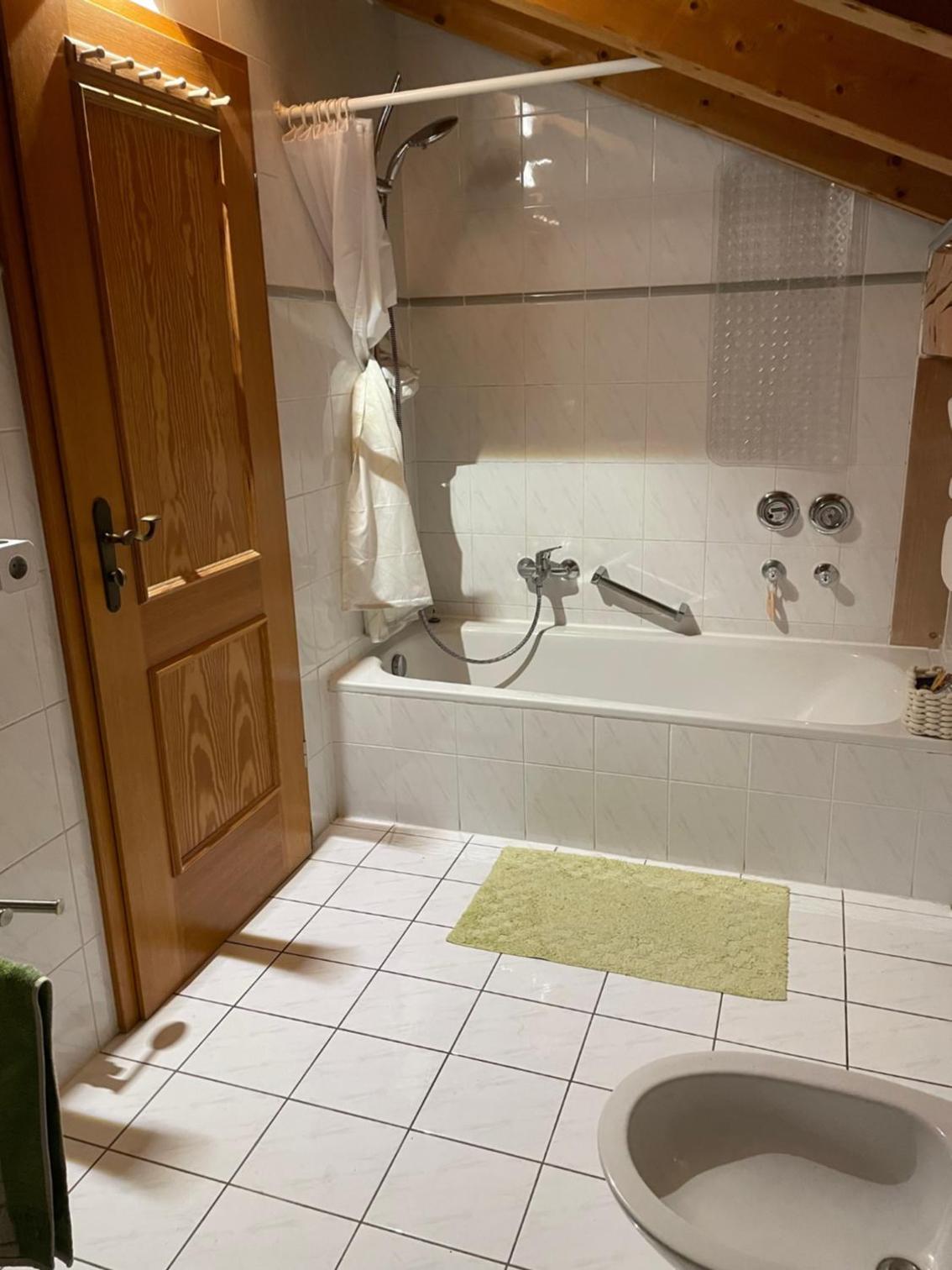 Dachgeschosswohnung mit traumhaftem Zugspitzblick bei Garmisch