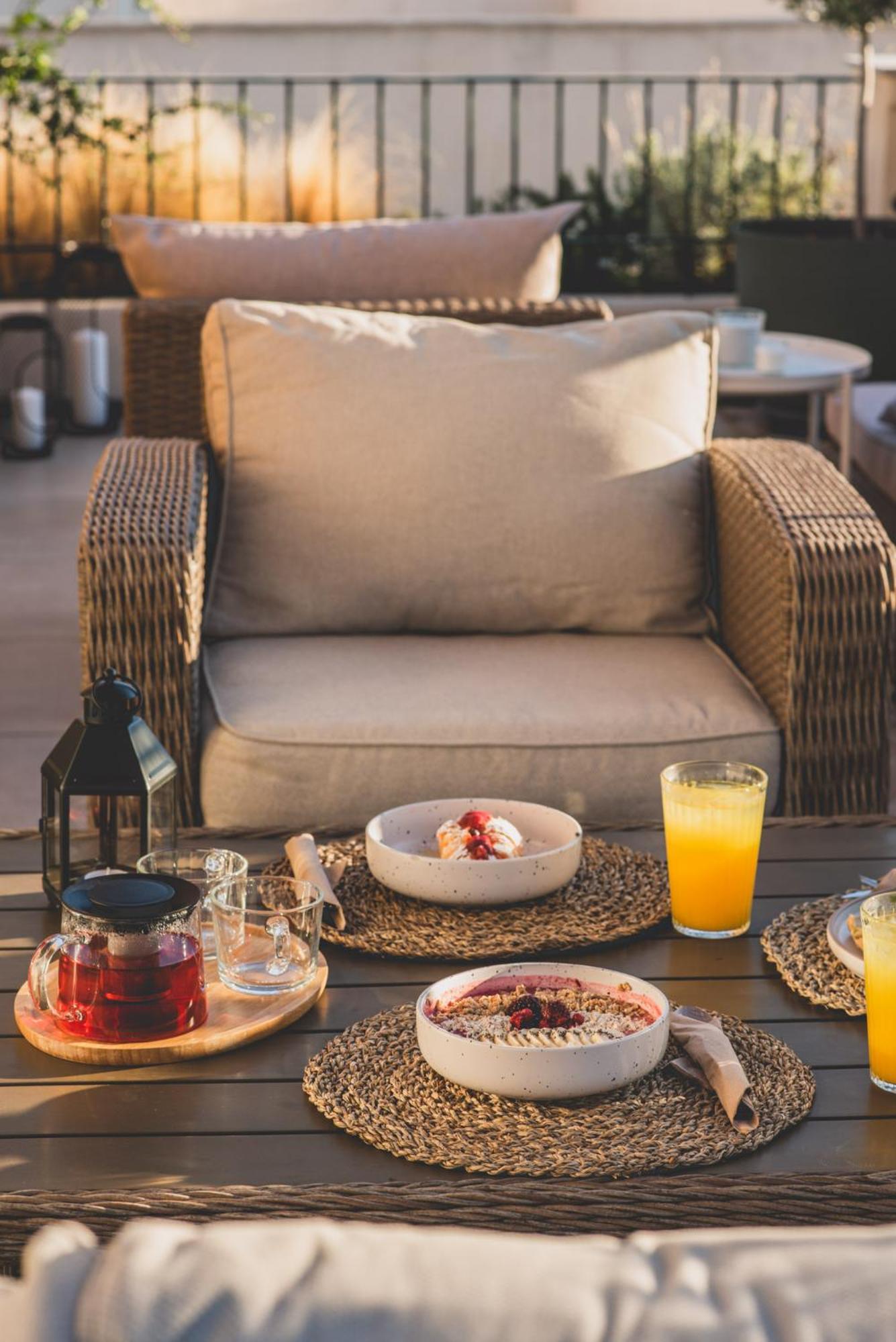 Luxury Apartment with Acropolis view Terrace and Jacuzzi in the Heart of Athens - Living Stone Azurite