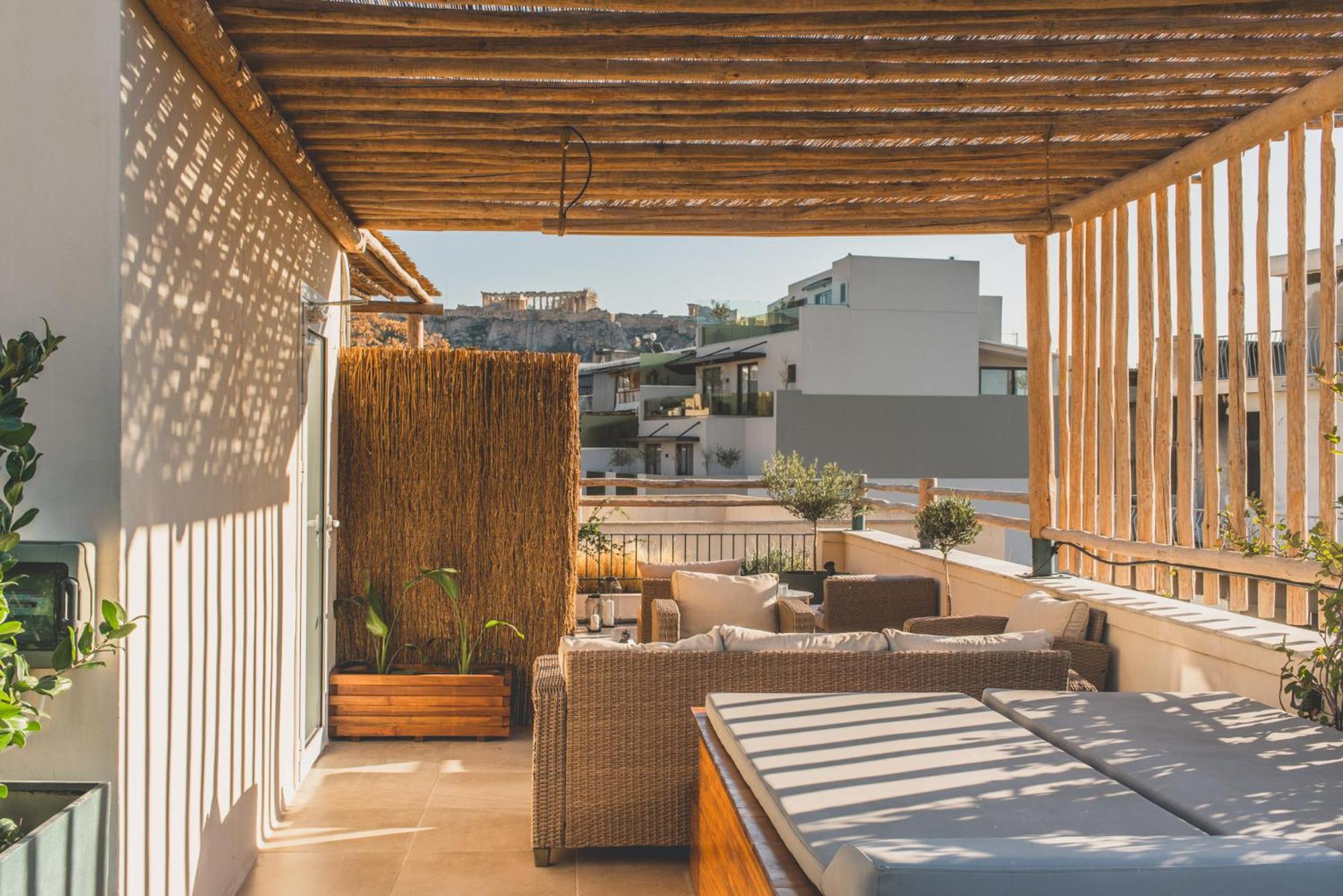 Luxury Apartment with Acropolis view Terrace and Jacuzzi in the Heart of Athens - Living Stone Azurite