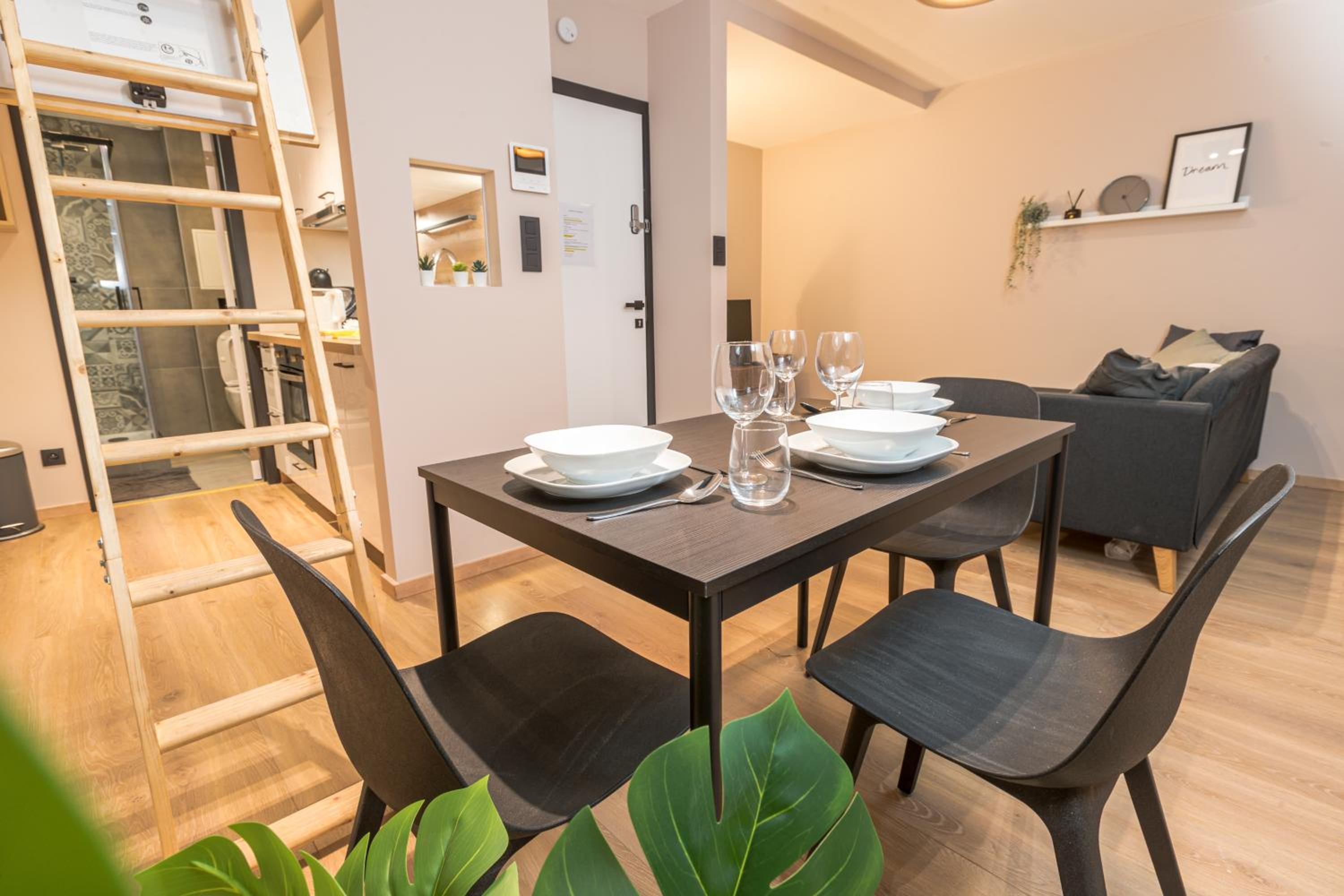 Golden Dove Luxury Aparts