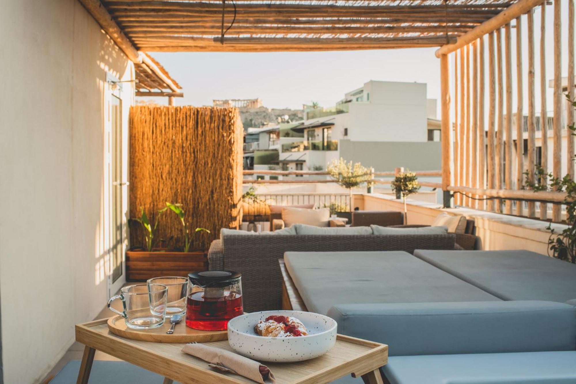 Luxury Apartment with Acropolis view Terrace and Jacuzzi in the Heart of Athens - Living Stone Azurite