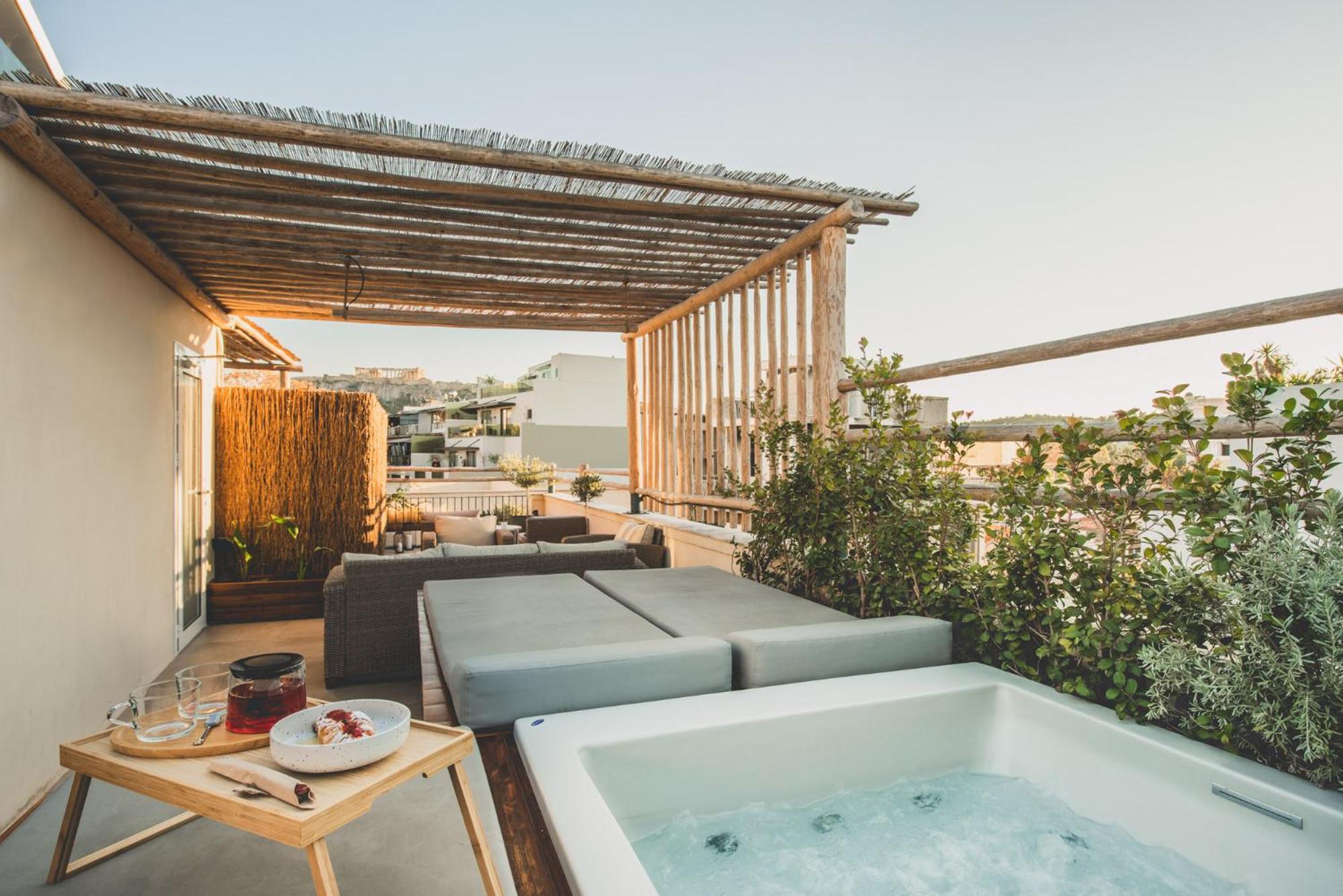 Luxury Apartment with Acropolis view Terrace and Jacuzzi in the Heart of Athens - Living Stone Azurite