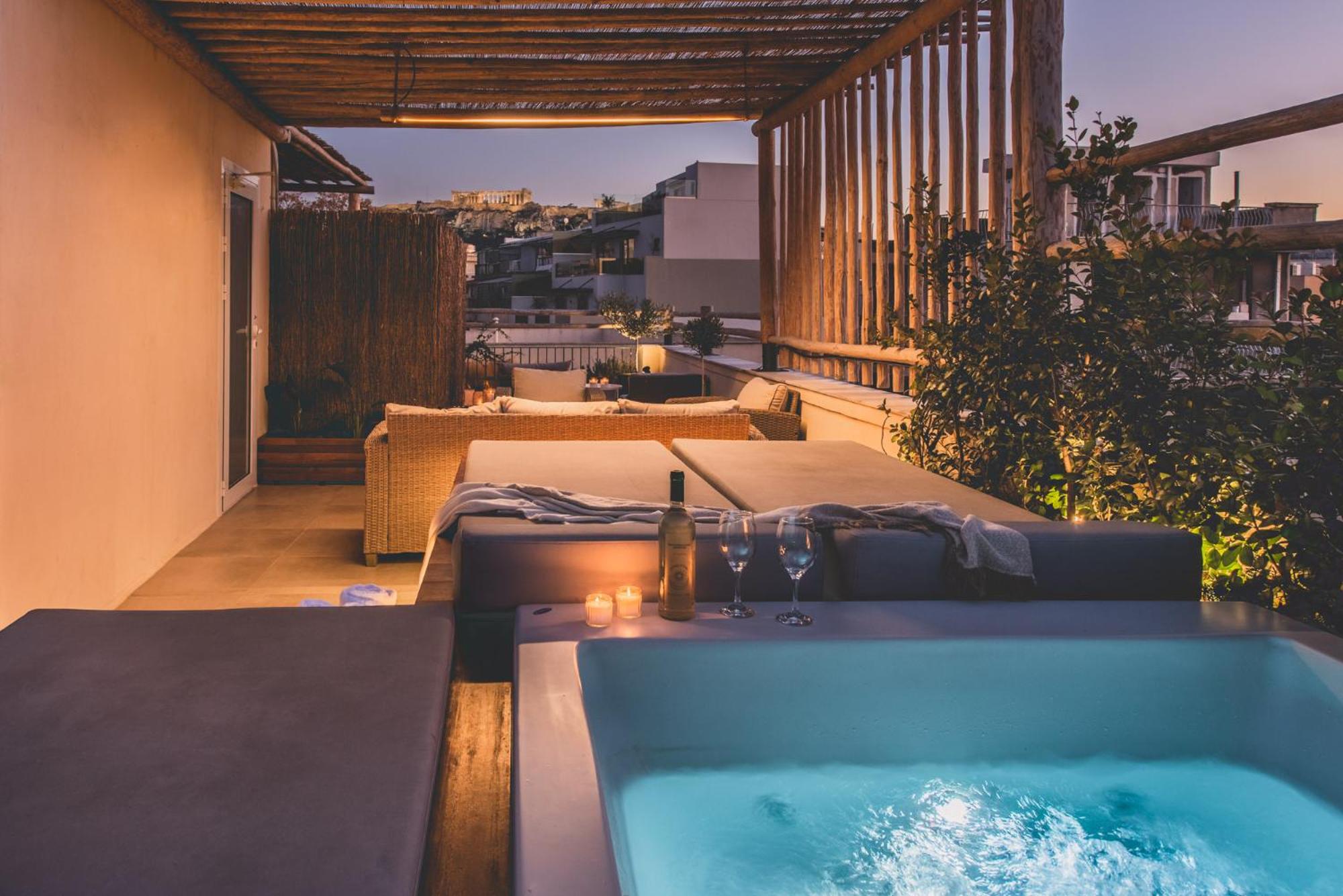 Luxury Apartment with Acropolis view Terrace and Jacuzzi in the Heart of Athens - Living Stone Azurite