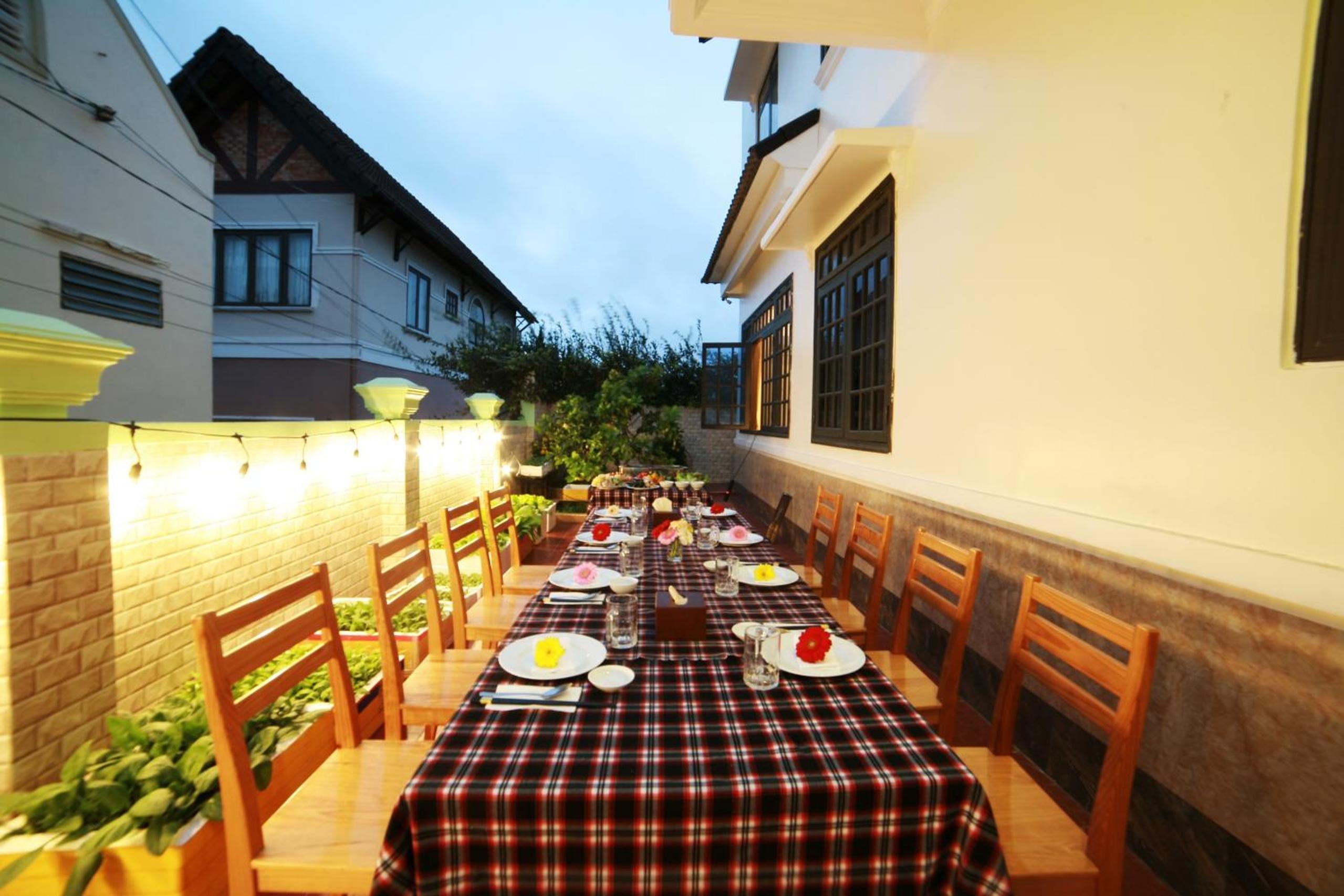 restaurant