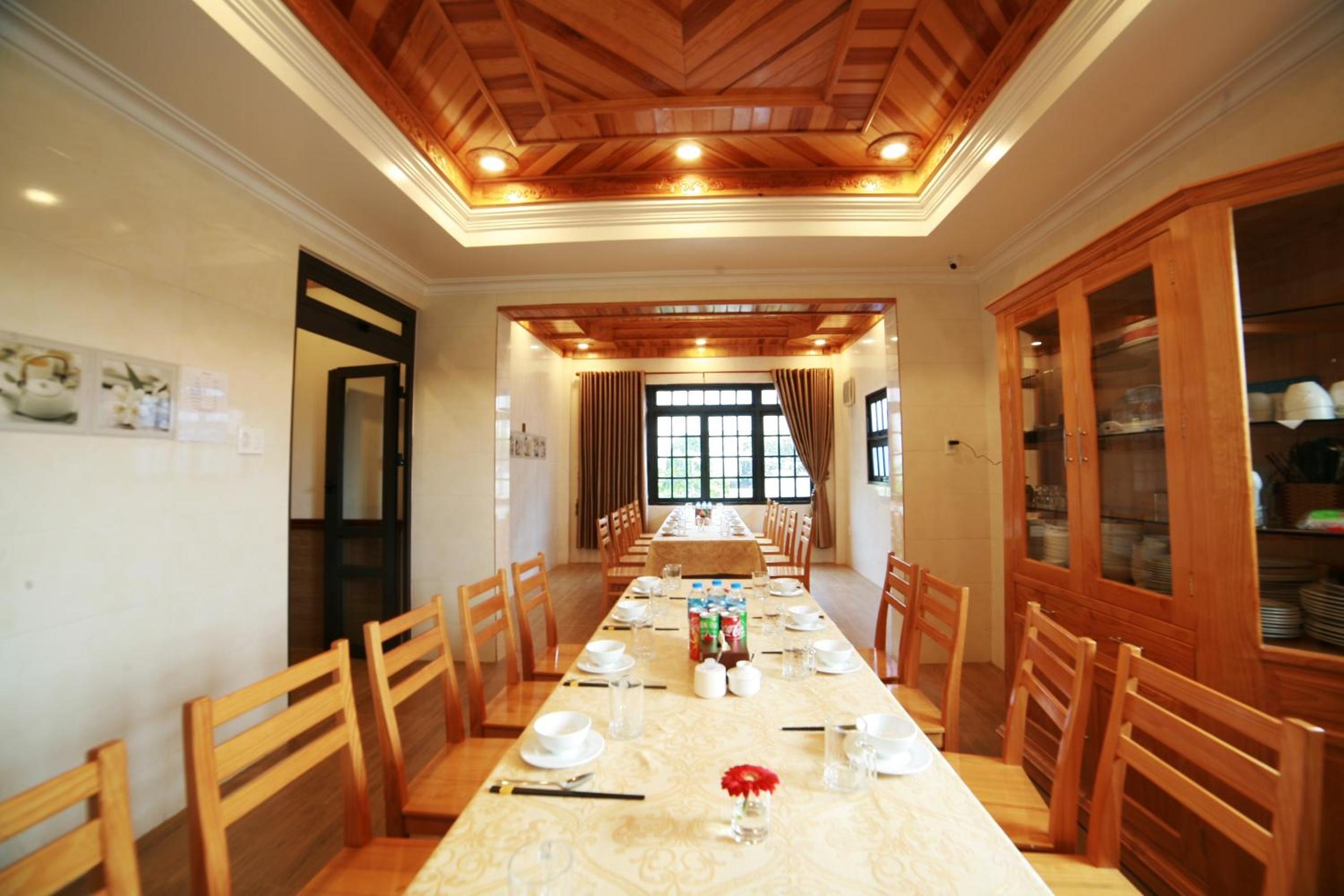 restaurant
