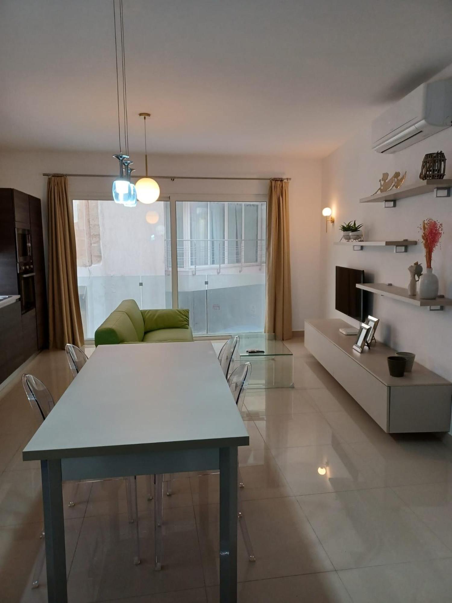 Sliema Apartment close to BEACH view 3