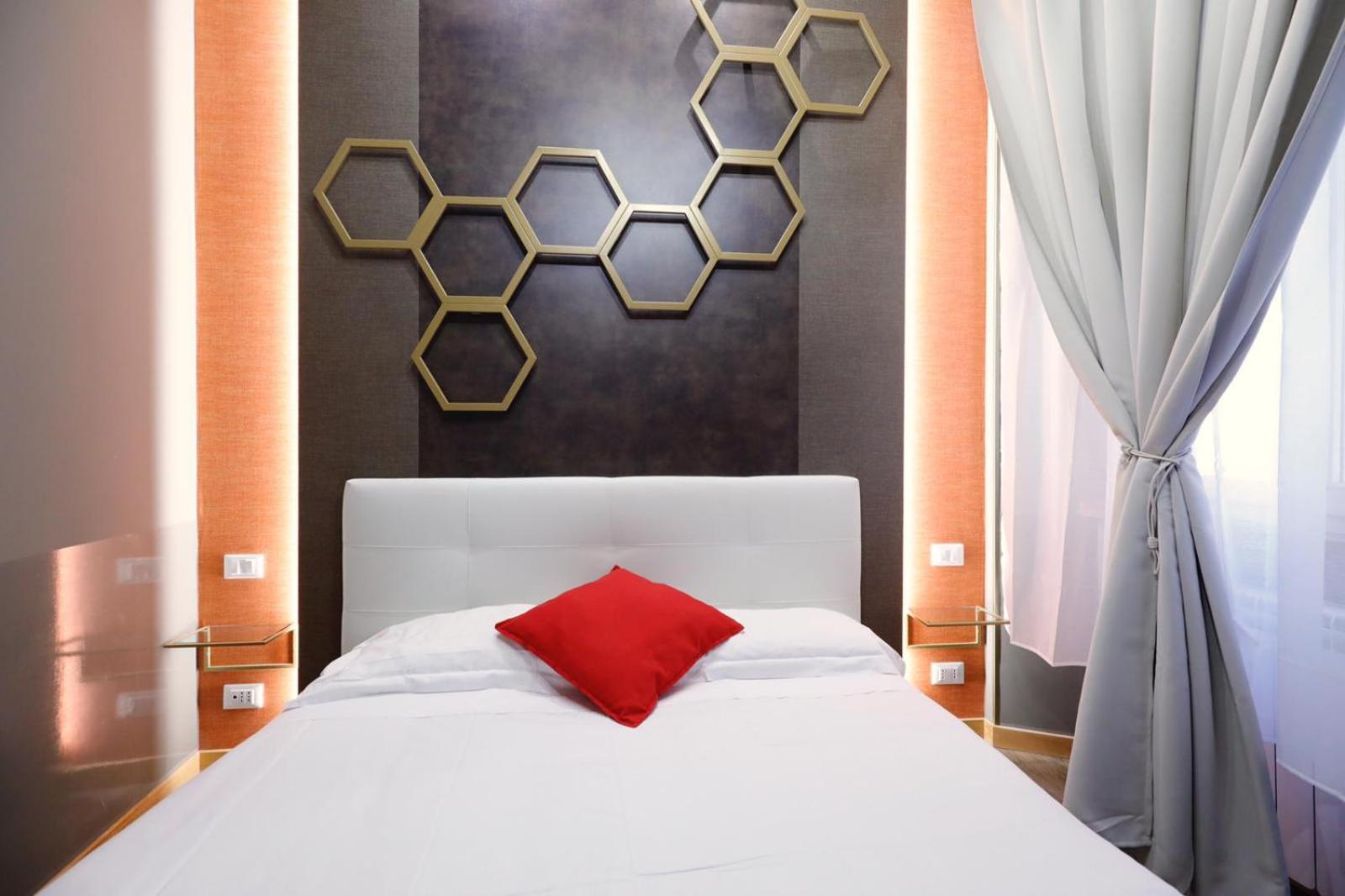 DIMORA FRATTINA en Rome — hotel room