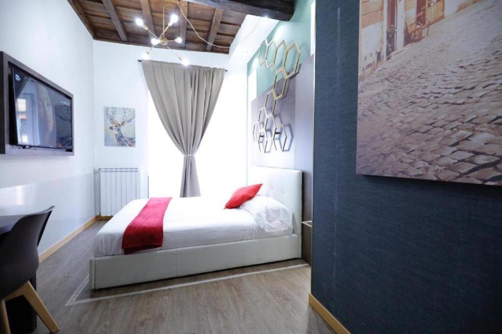 DIMORA FRATTINA en Rome — hotel room
