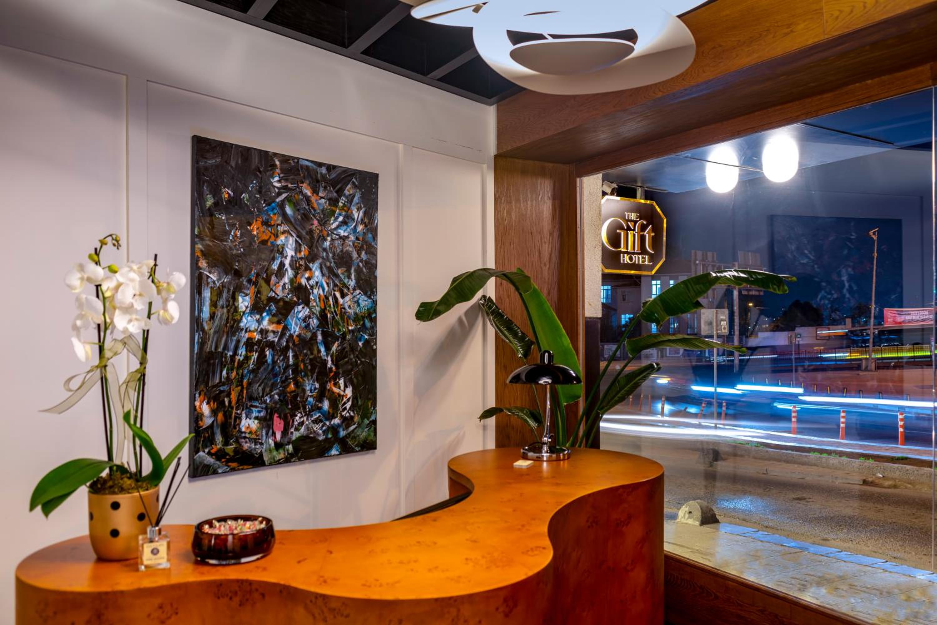 The Gift Otel - Image 91