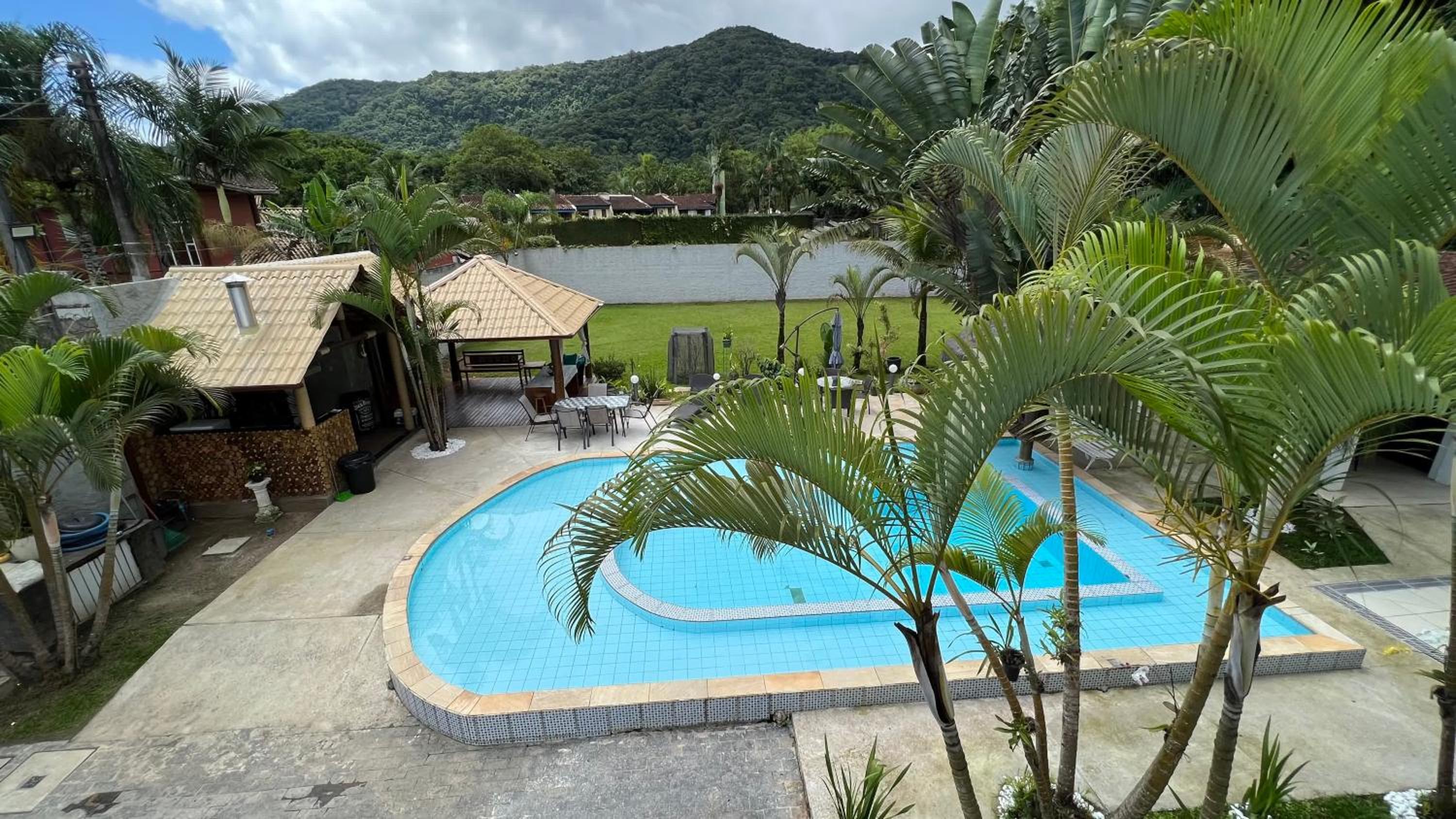 Linda casa na Barra do Sahy 1 (Litoral Norte - SP)