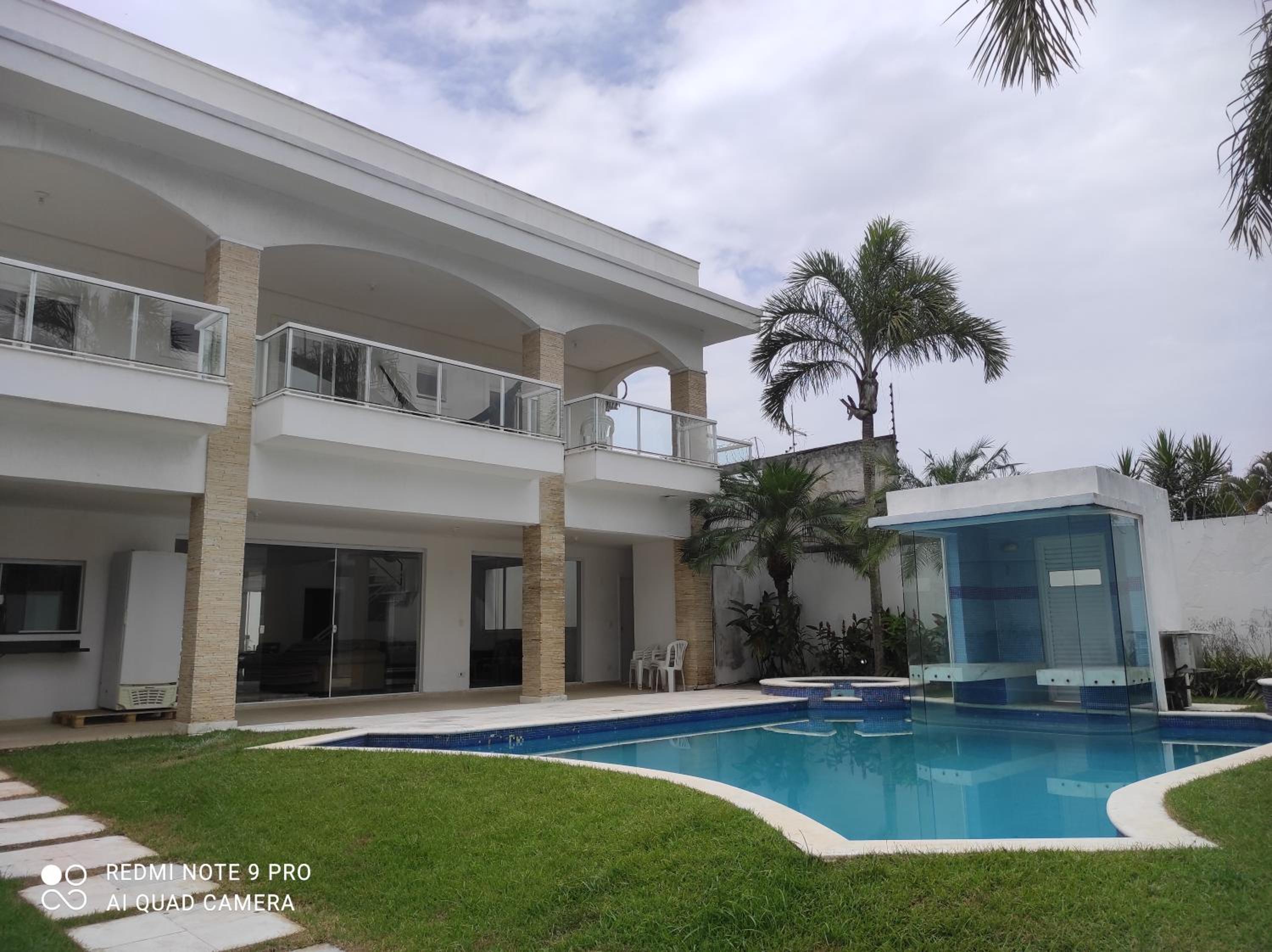 Hotel Casa com piscina a 150m da praia da Enseada - Image 1