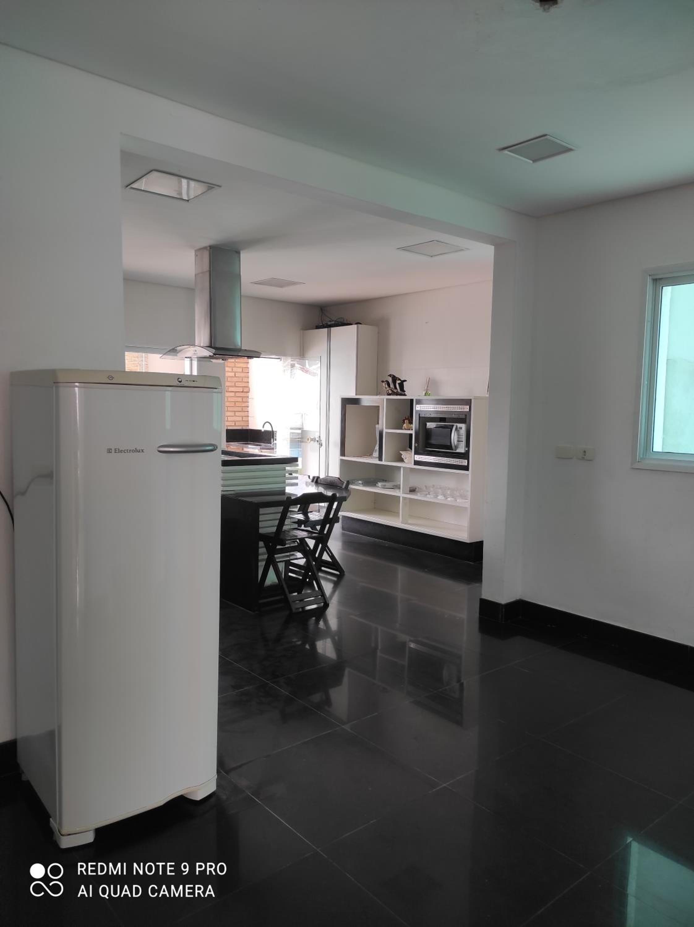 Casa com piscina a 150m da praia da Enseada