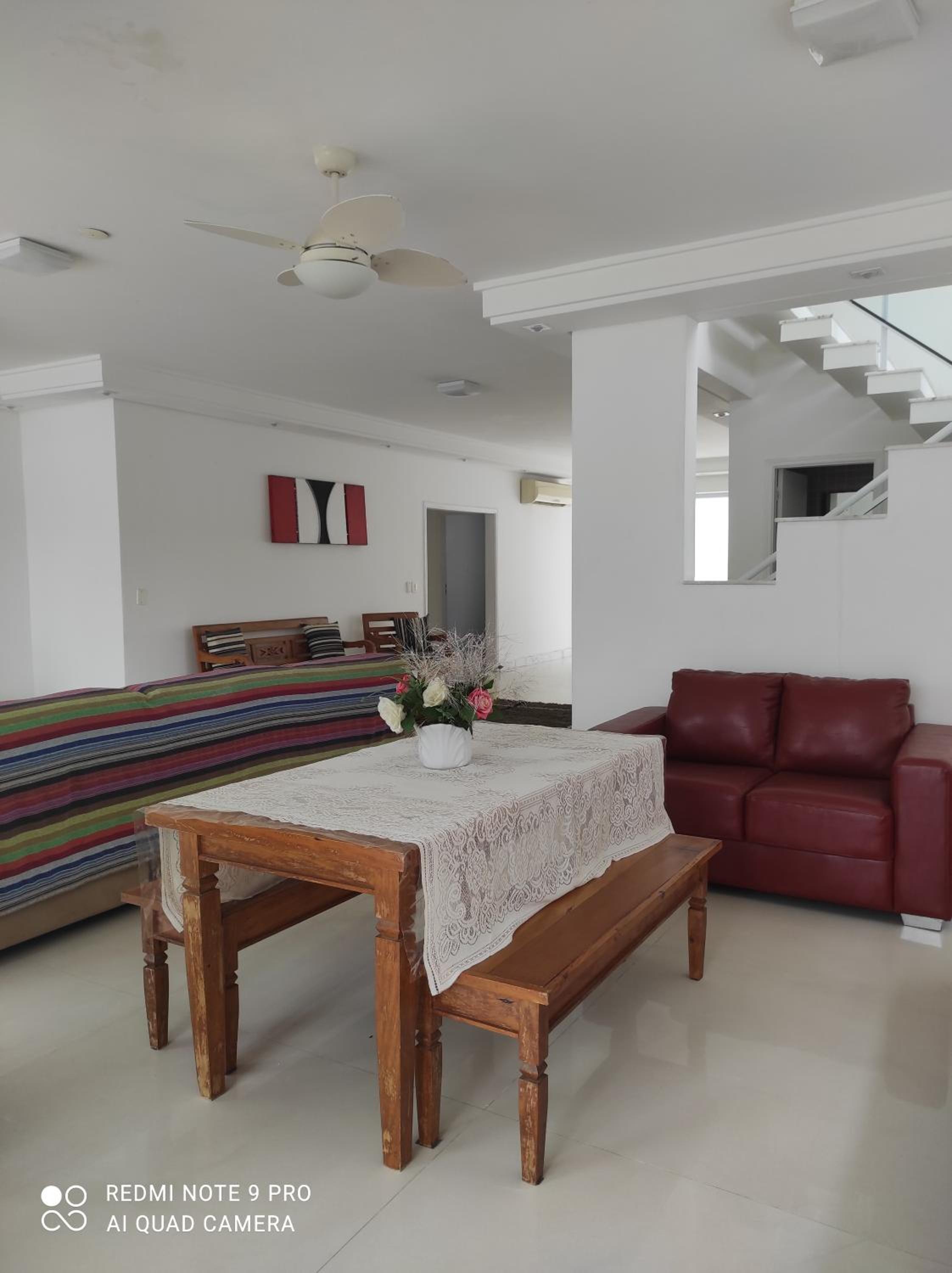 Casa com piscina a 150m da praia da Enseada