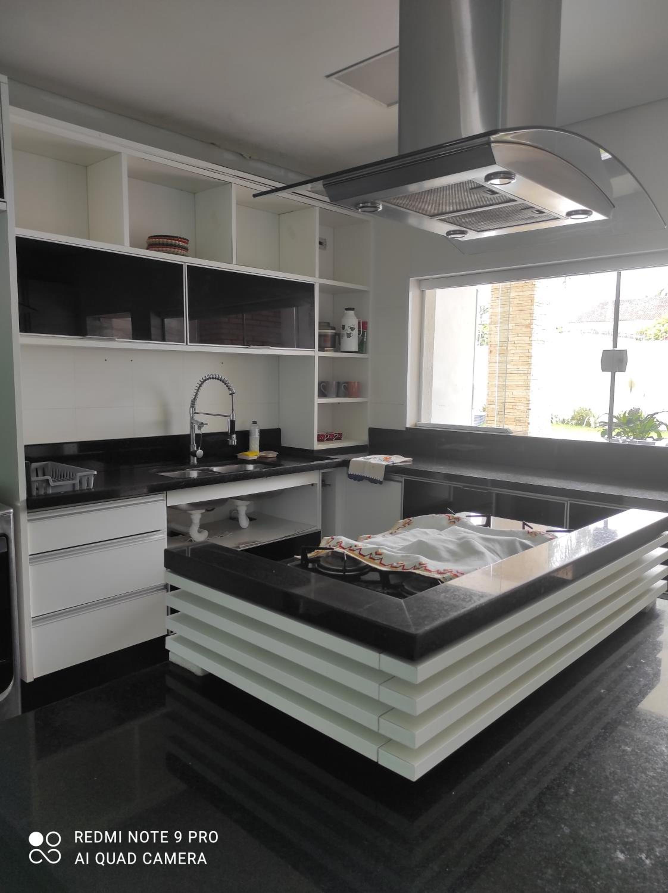 Casa com piscina a 150m da praia da Enseada