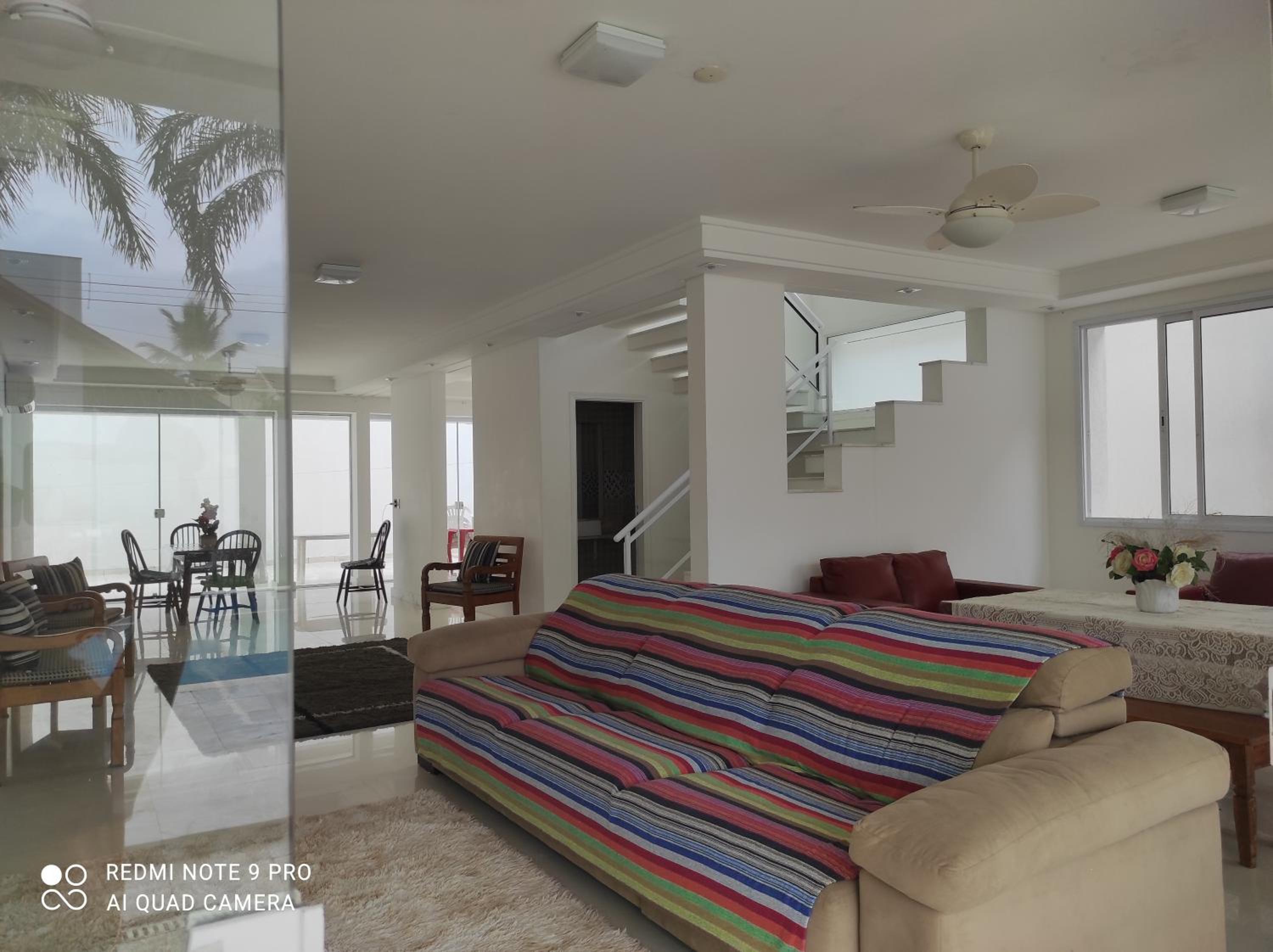 Casa com piscina a 150m da praia da Enseada