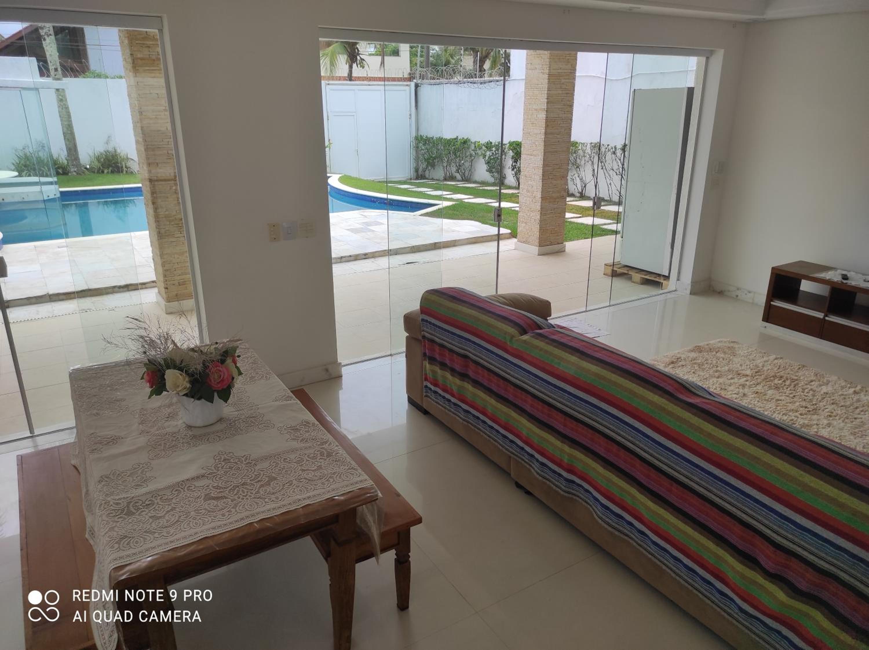 Casa com piscina a 150m da praia da Enseada