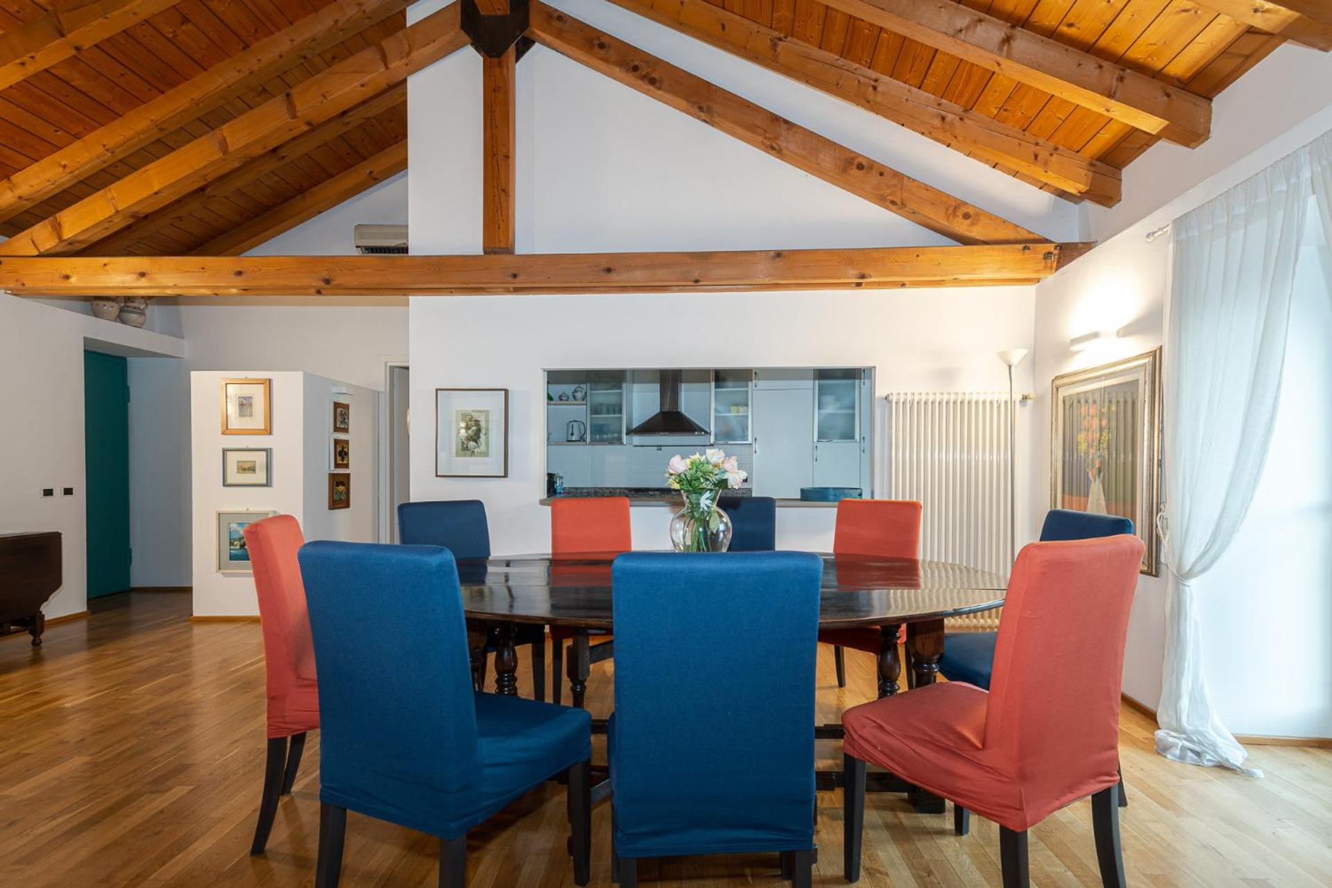 A Casa Nuccia Mansarda by Holiday Solutions