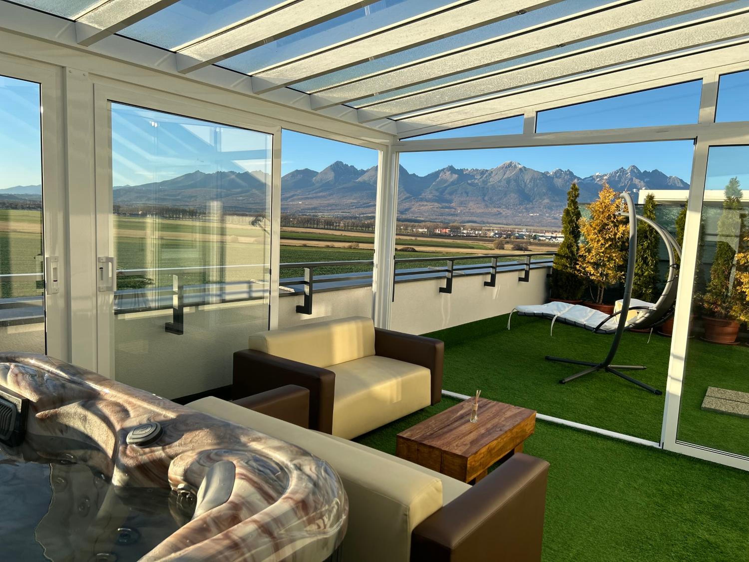 Hotel Apartman S Luxusnym Vyhladom Na V.tatry A Sukromnym Wellnes