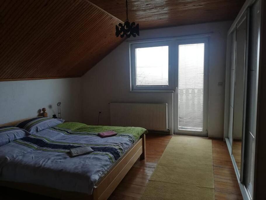 Kupres Desktop - mountain house